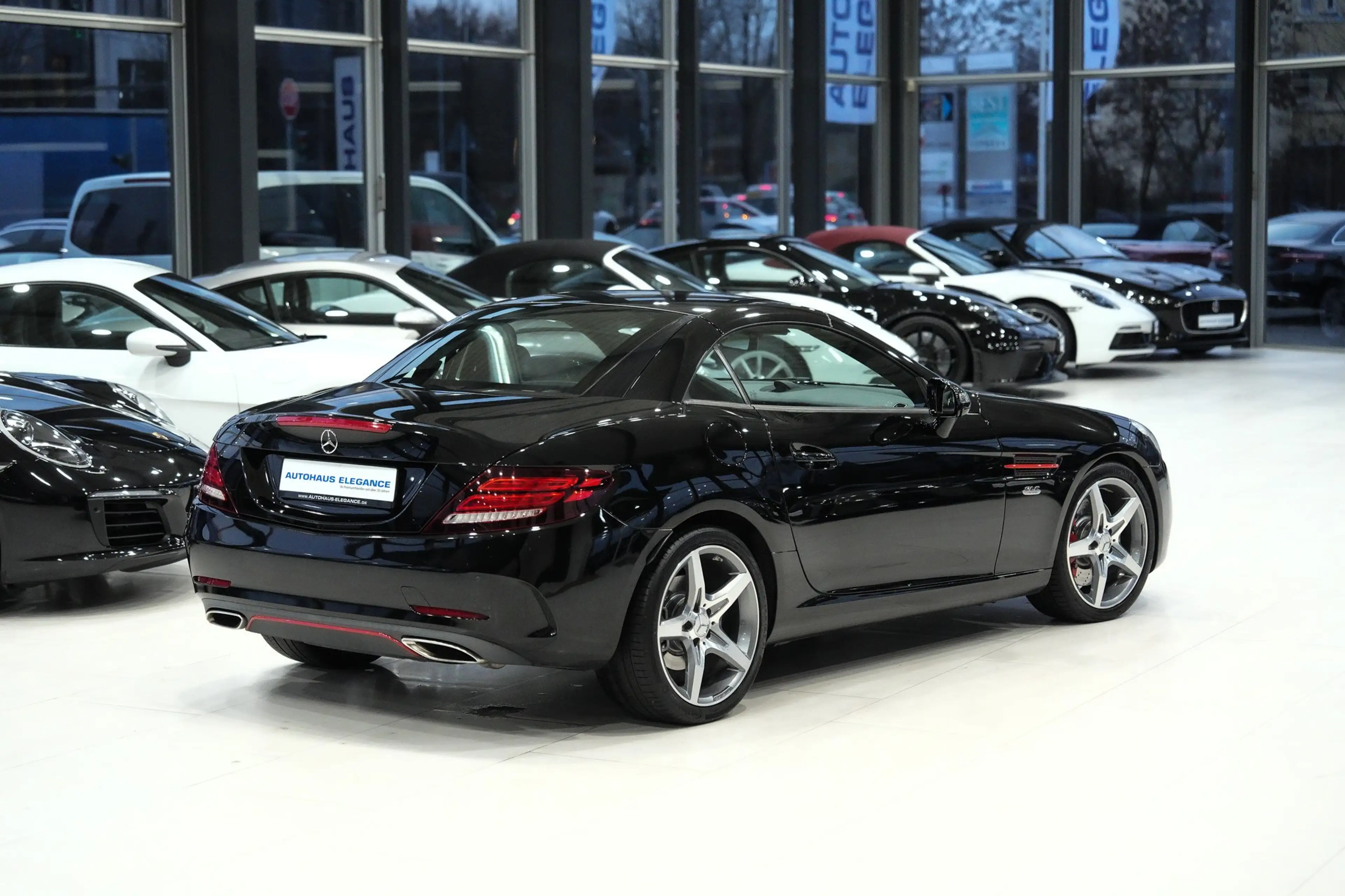 Mercedes-Benz SLC 250 d RedArt Edition*AMG-LINE*SPORTSITZE*LED — photo 3