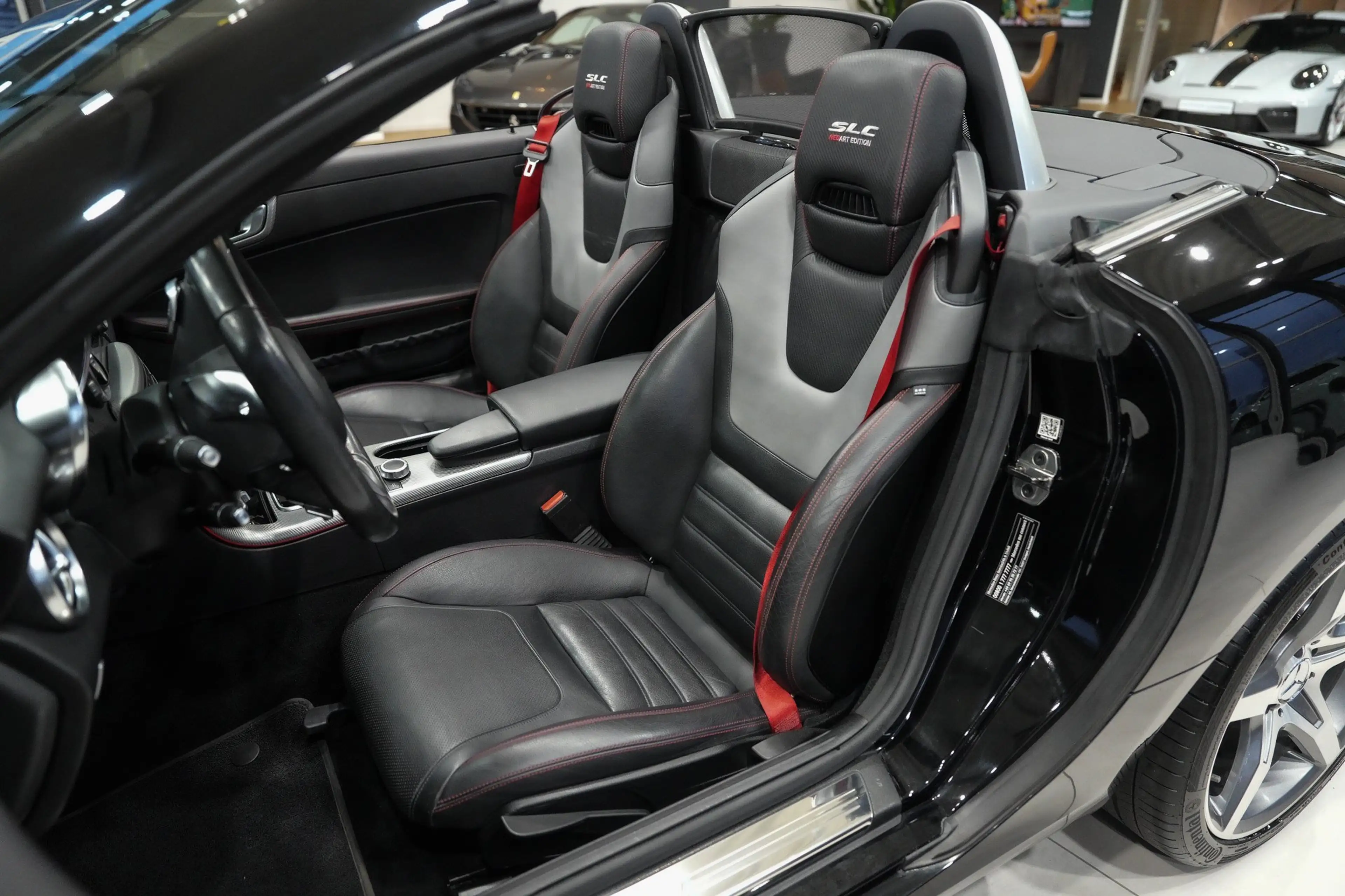 Mercedes-Benz SLC 250 d RedArt Edition*AMG-LINE*SPORTSITZE*LED — photo 12