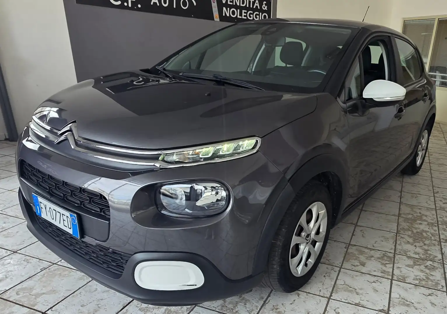 Citroen C3 C3 III 2017 1.2 puretech Feel s Gris - 1