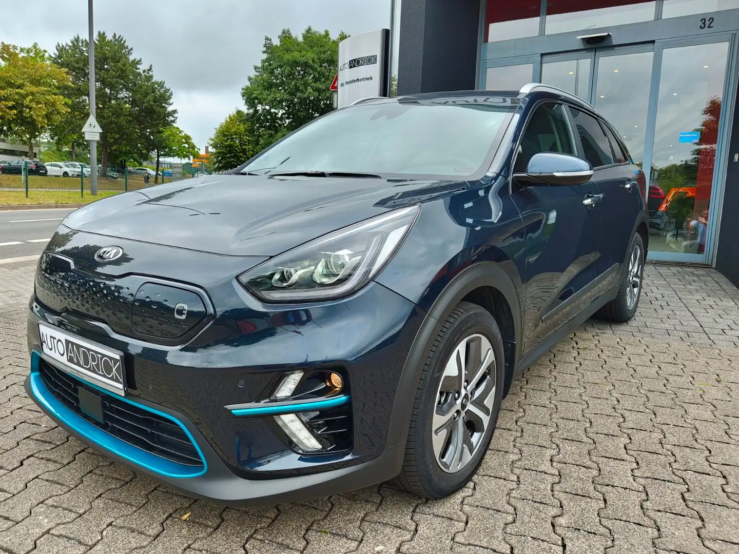 Kia Niro e-Niro Spirit, 1.H, SH, WR, AHK, Blau - 1