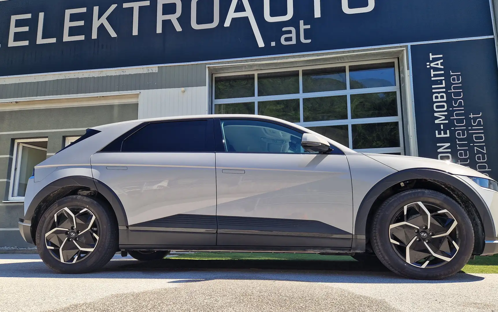 Hyundai IONIQ 5 4WD 58kWh Techniq Paket wie neu LNP: 57.640 € Grau - 1