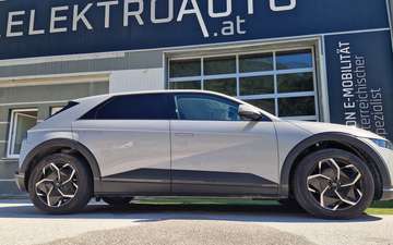 4WD 58kWh Techniq Paket wie neu LNP: 57.640 €