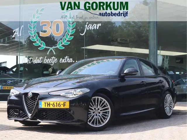 Alfa Romeo Giulia 2.0T Super Adaptive CC / Navi/ Camera /Pdc / Carpl