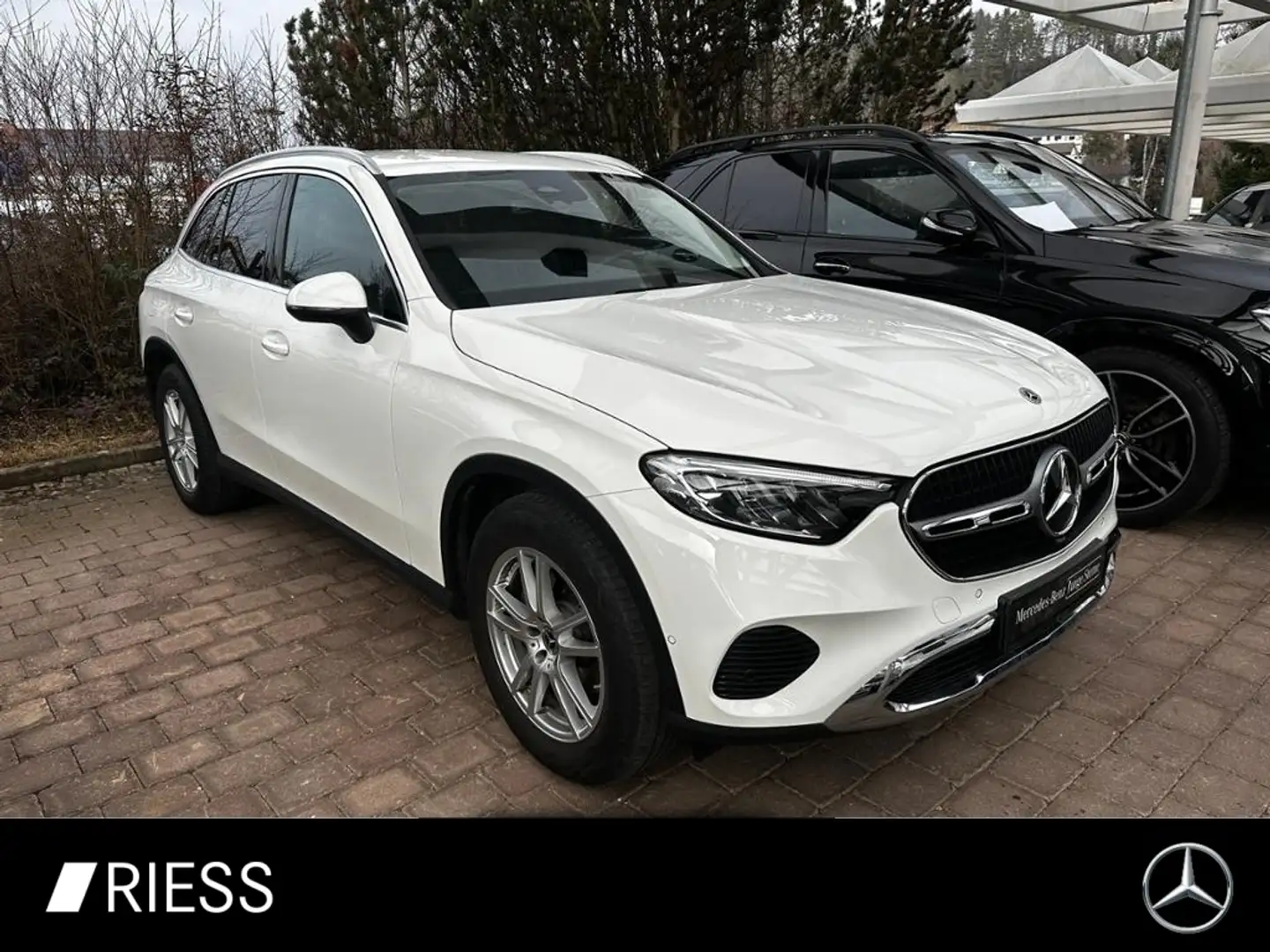 Mercedes-Benz GLC 200 4M Avantgarde Navi LED AHK MBUX Ambi 18" Wit - 1