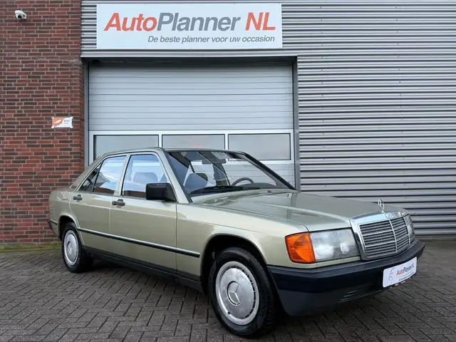 Mercedes-Benz 190 2.0 E! Belastingvrij! Schuifdak!