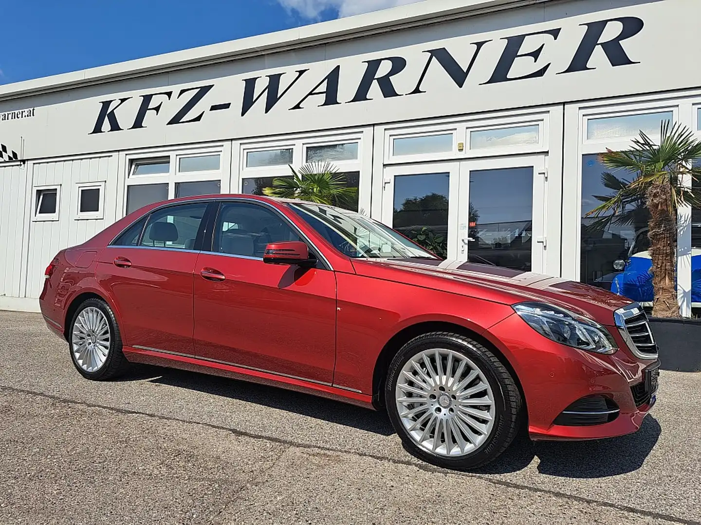Mercedes-Benz E 500 Elegance Aut. Rot - 1