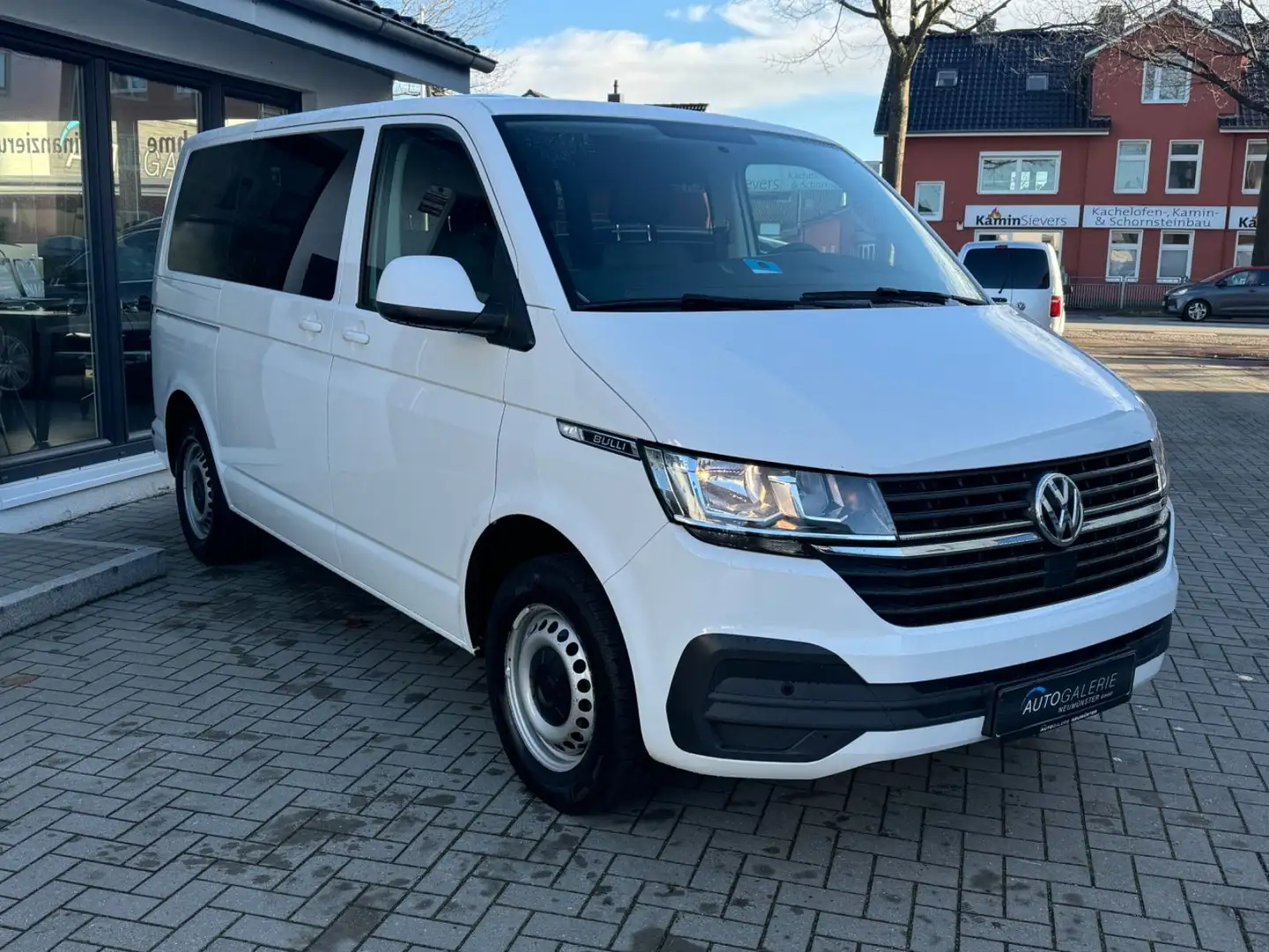 Volkswagen T6 Multivan T6.1°Umbau Multivan/Camper°PDC°AHK°Kühlschrank Weiß - 2