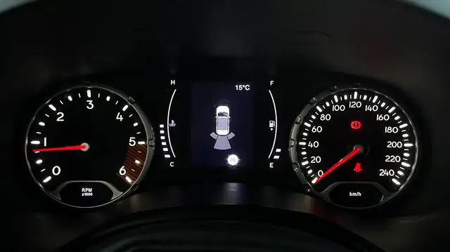 Jeep Renegade view 13