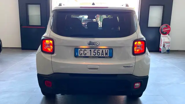 Jeep Renegade view 6