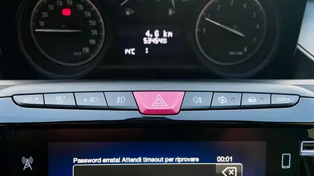 Jeep Renegade view 15
