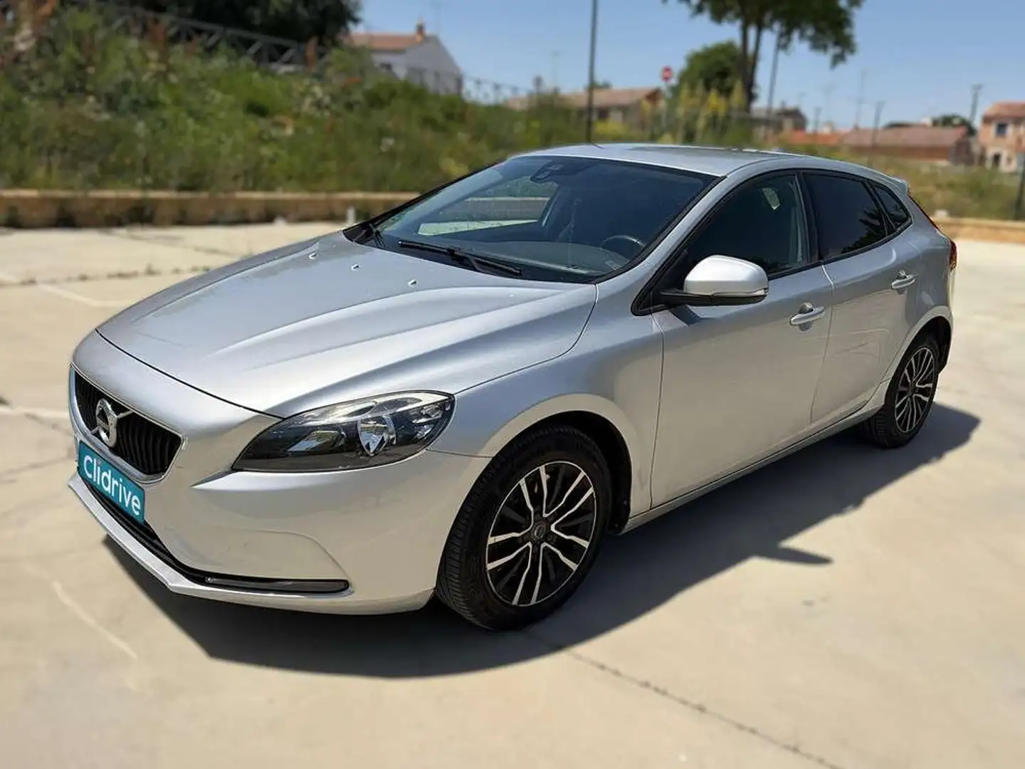 Volvo V40 D3 Momentum 150 Gris - 2