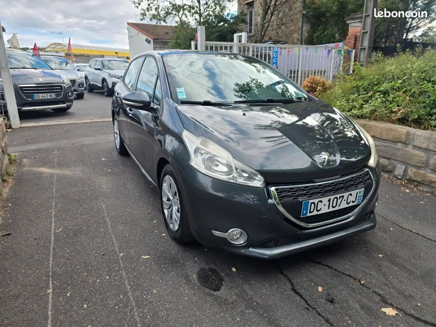 Peugeot 208 1.2l vti 82ch GARANTIE - 2