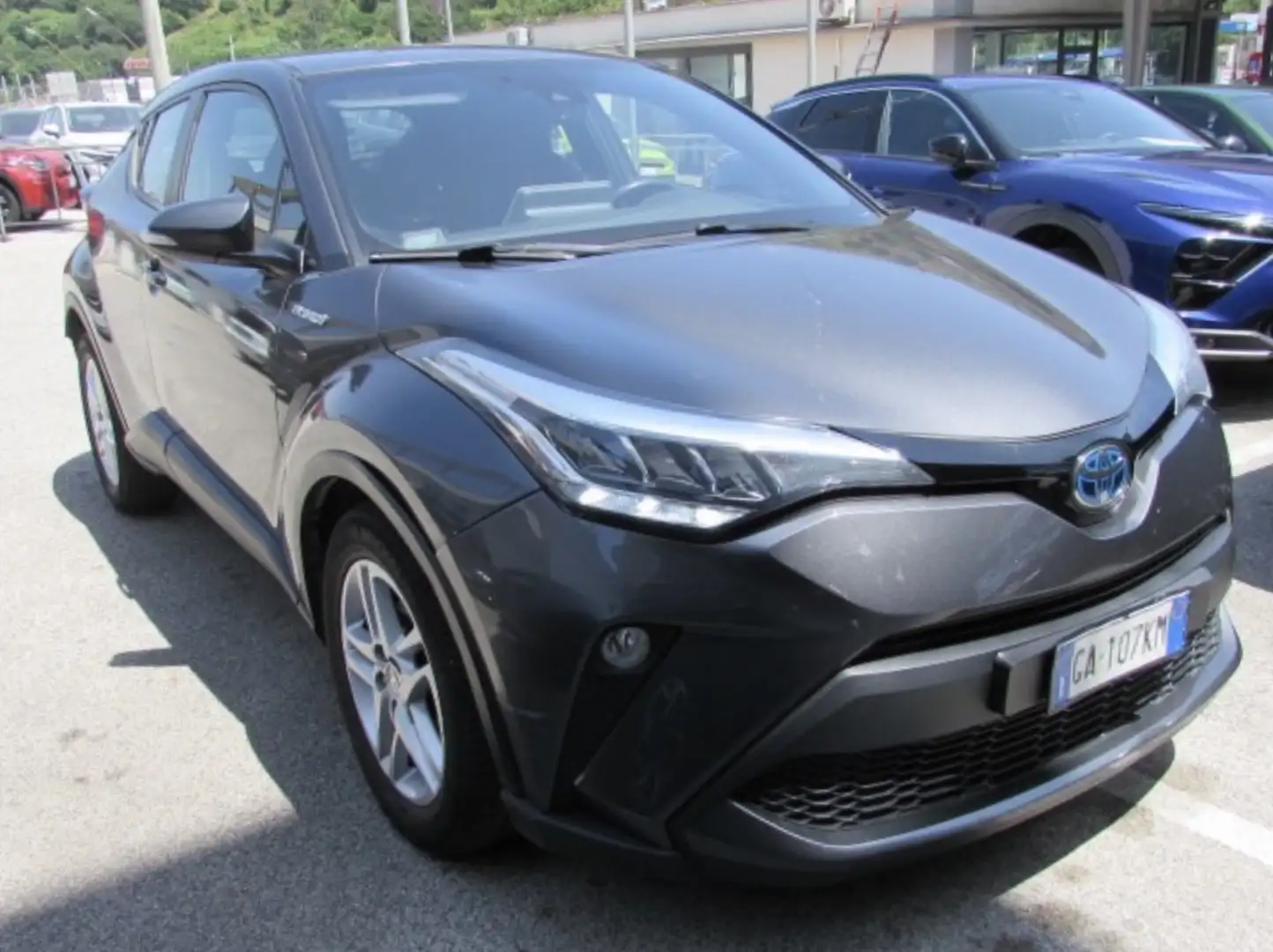 Toyota C-HR 1.8h Business e-cvt Gris - 1