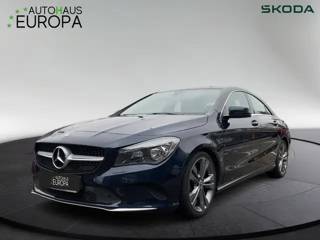 Mercedes-Benz CLA 200 Automatik  Urban Navi KlimaA Leder Pano PDC SHZ