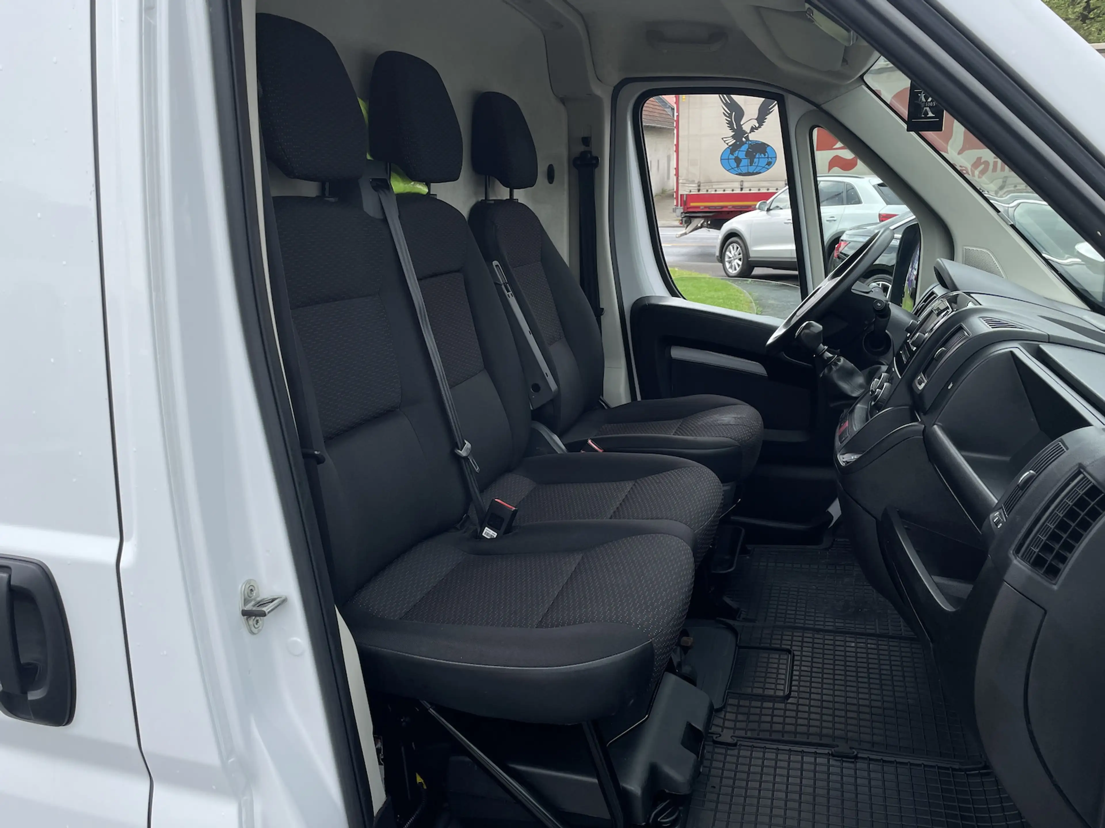 Citroen Jumper 35 L4H3 Club Heavy BlueHDi 140 GRA Kamera — photo 12