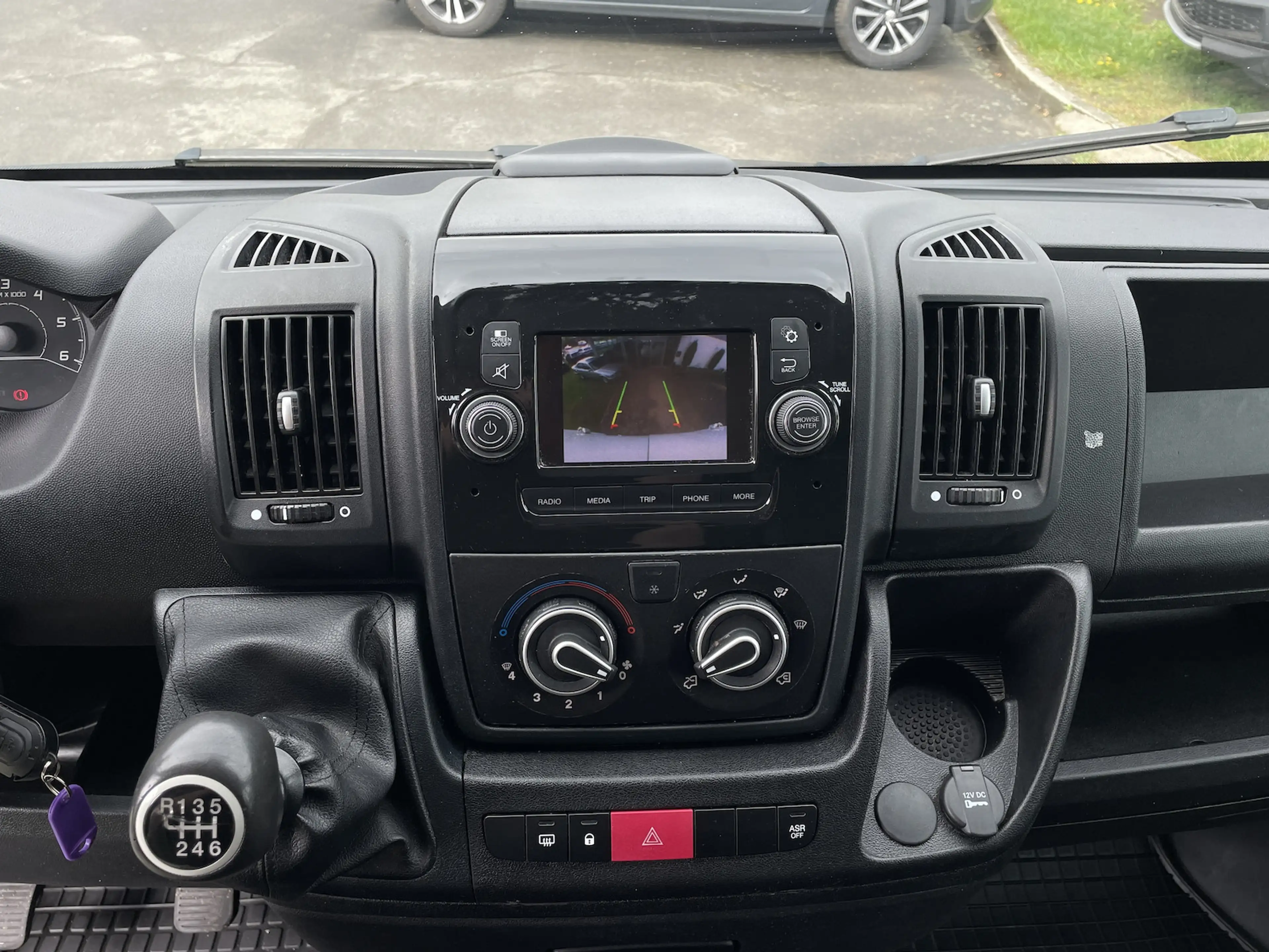 Citroen Jumper 35 L4H3 Club Heavy BlueHDi 140 GRA Kamera — photo 14