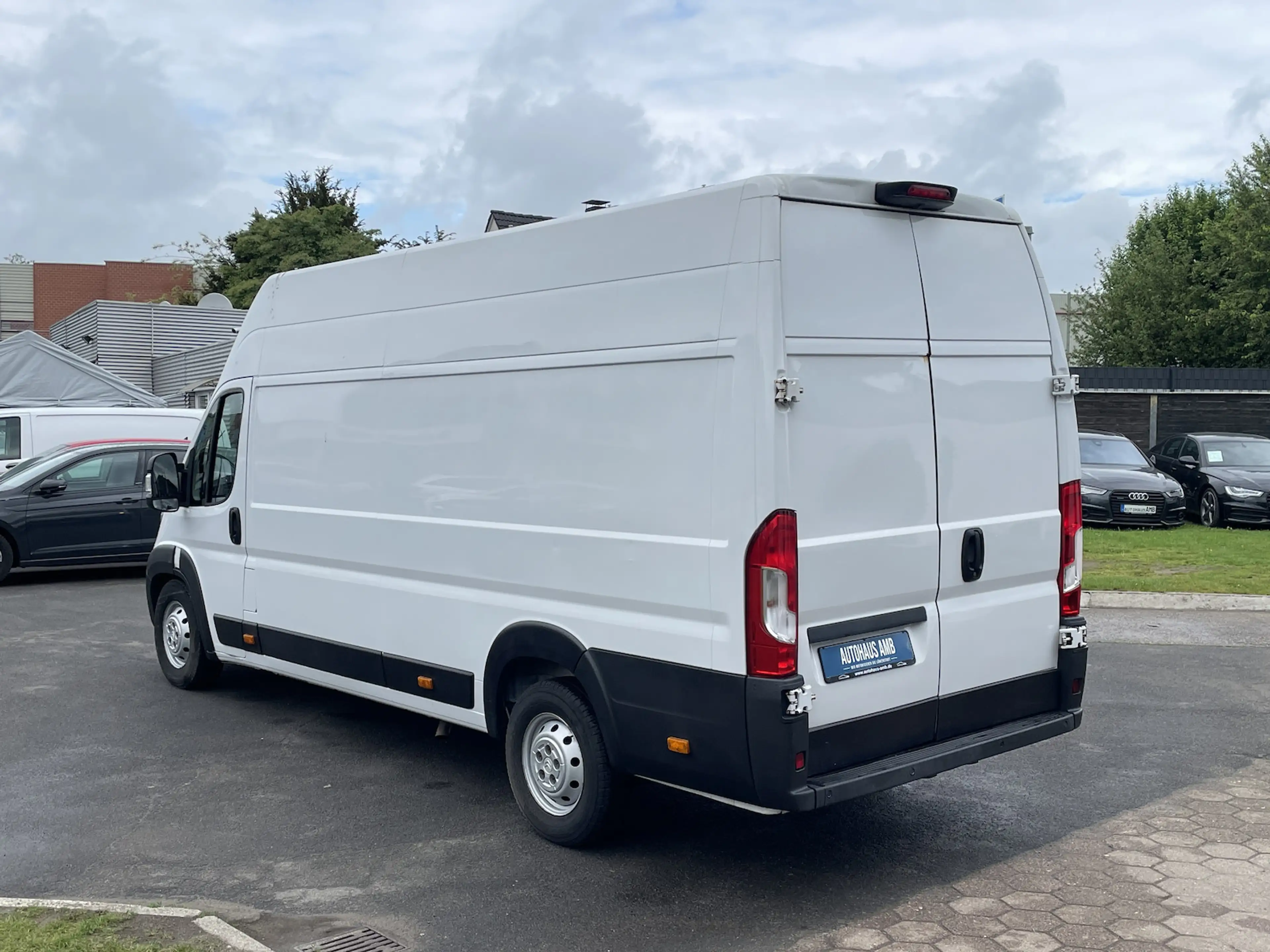 Citroen Jumper 35 L4H3 Club Heavy BlueHDi 140 GRA Kamera — photo 4