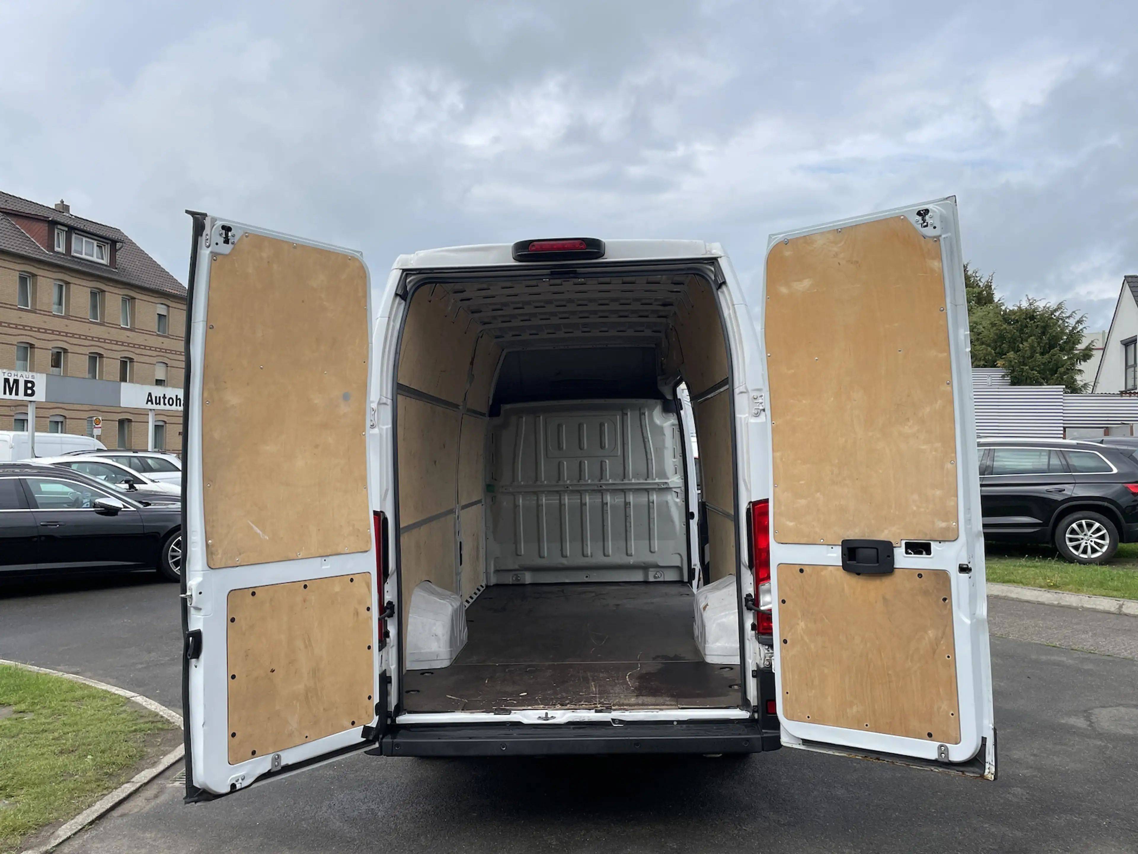 Citroen Jumper 35 L4H3 Club Heavy BlueHDi 140 GRA Kamera — photo 7