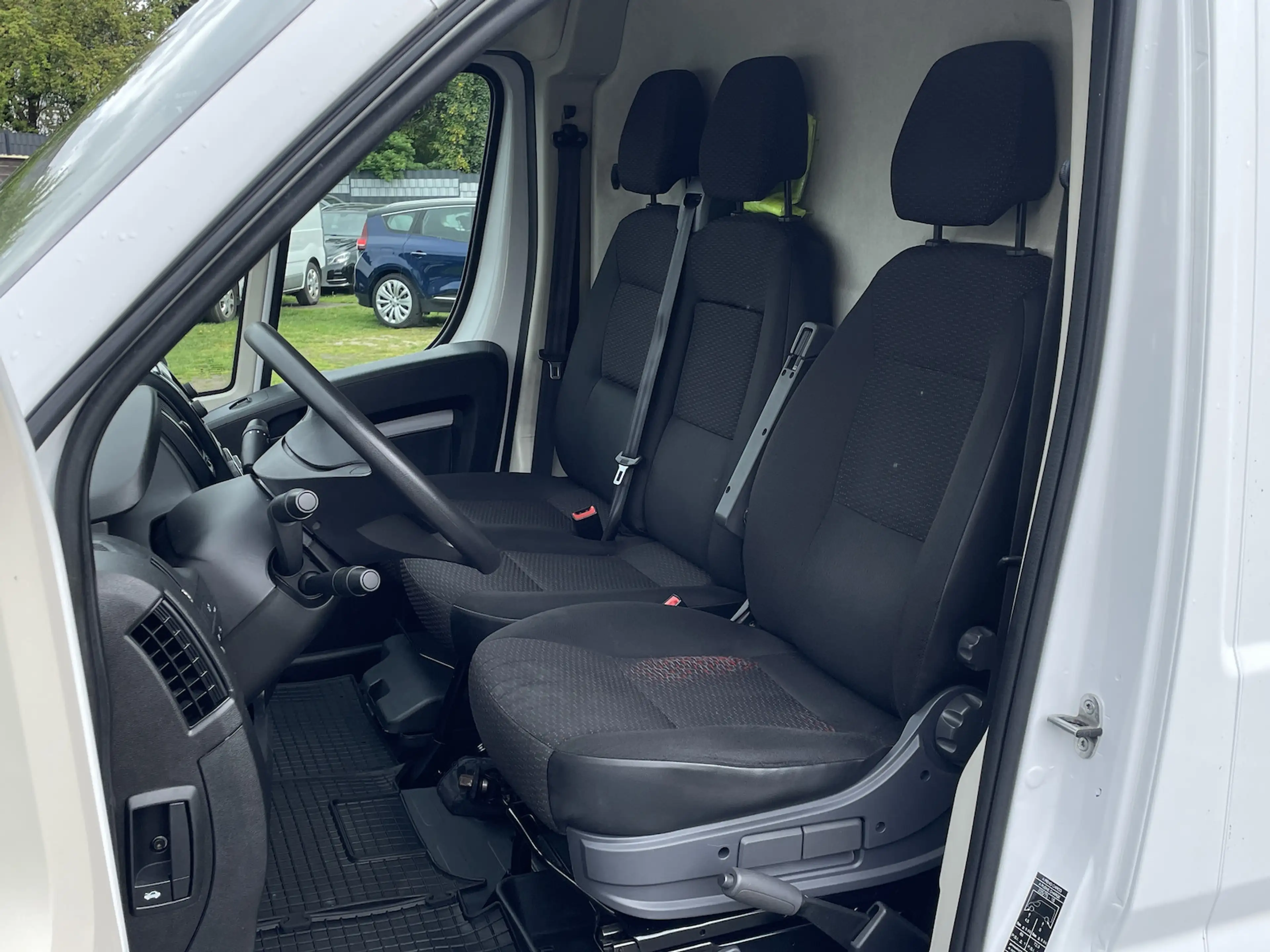 Citroen Jumper 35 L4H3 Club Heavy BlueHDi 140 GRA Kamera — photo 10