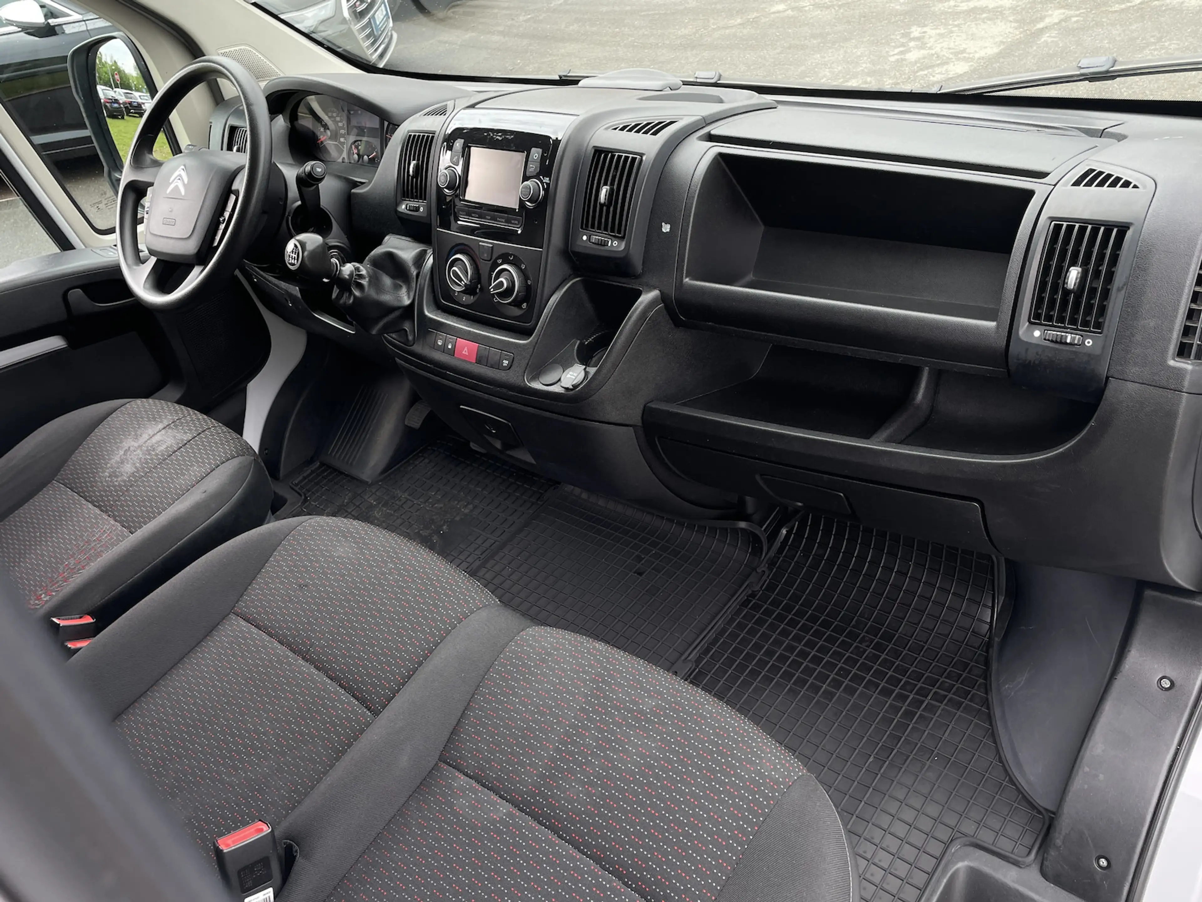 Citroen Jumper 35 L4H3 Club Heavy BlueHDi 140 GRA Kamera — photo 11