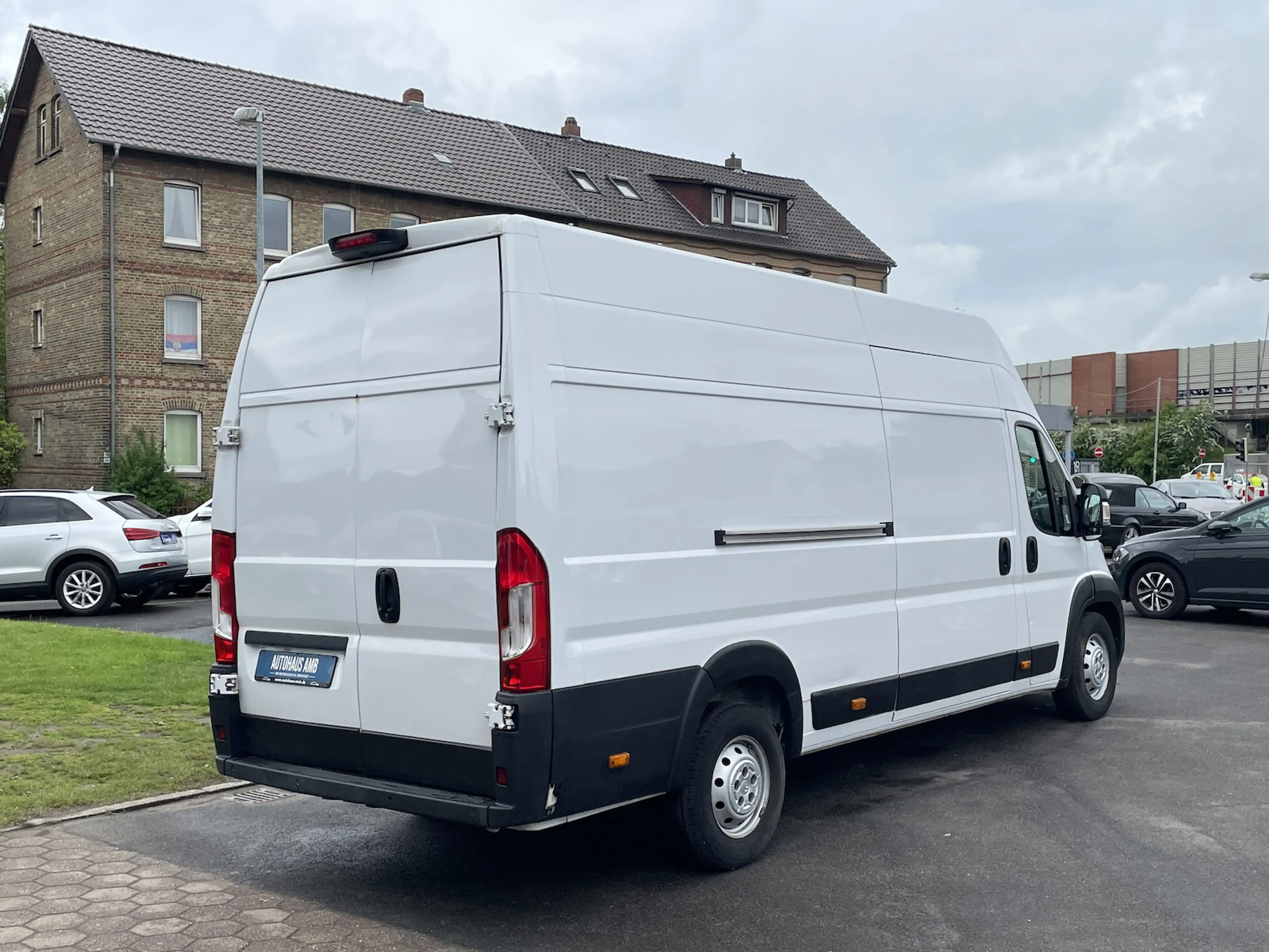 Citroen Jumper 35 L4H3 Club Heavy BlueHDi 140 GRA Kamera — photo 2