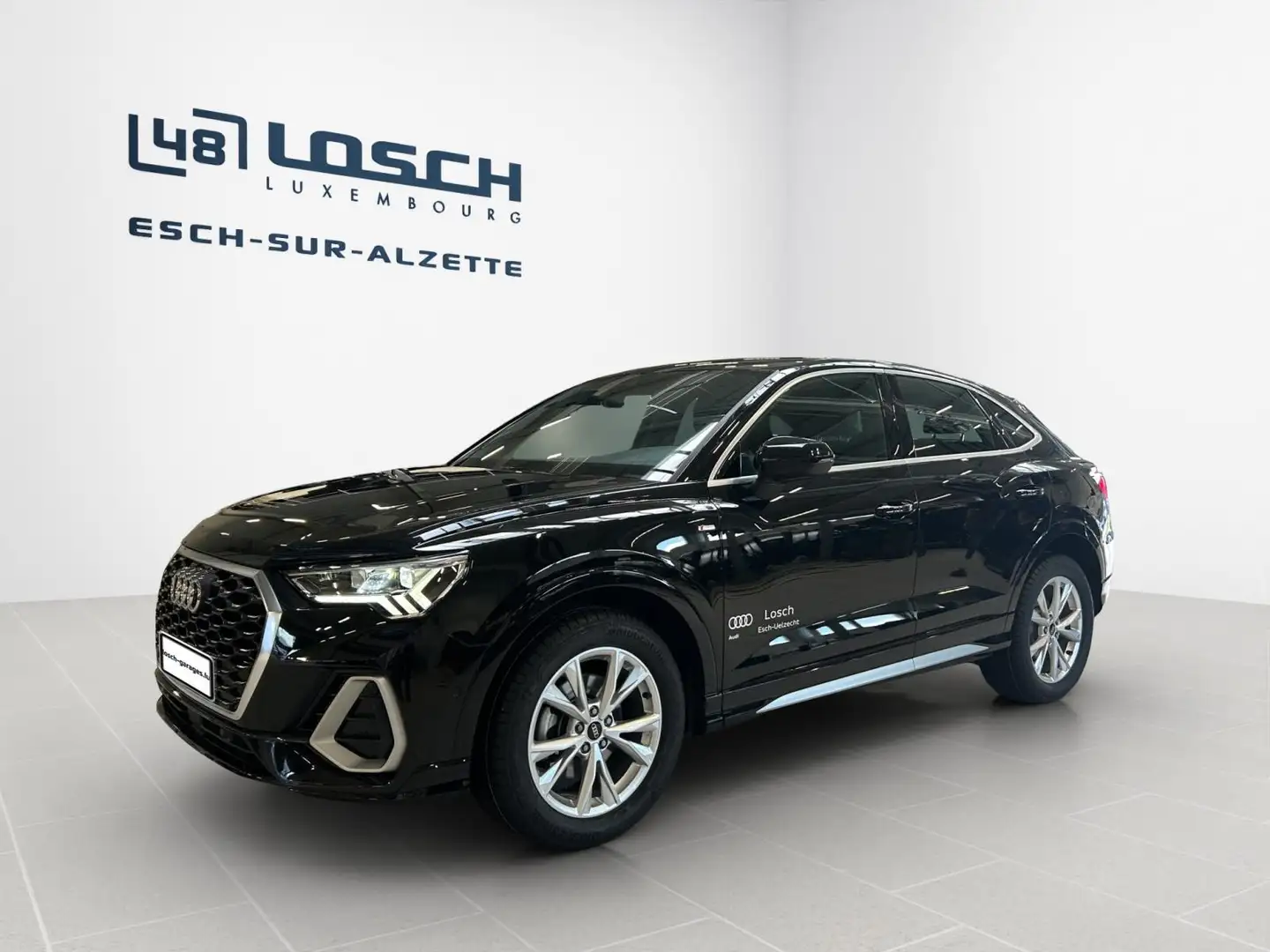 Audi Q3 SB 35TDI S-Line S-Tronic Zwart - 1