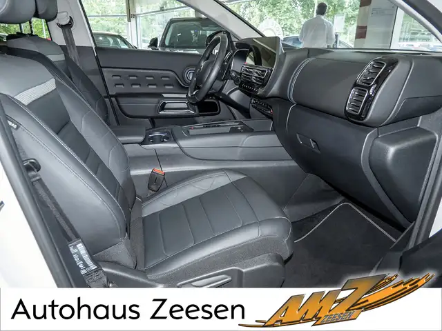 Citroen C5 Aircross view 2