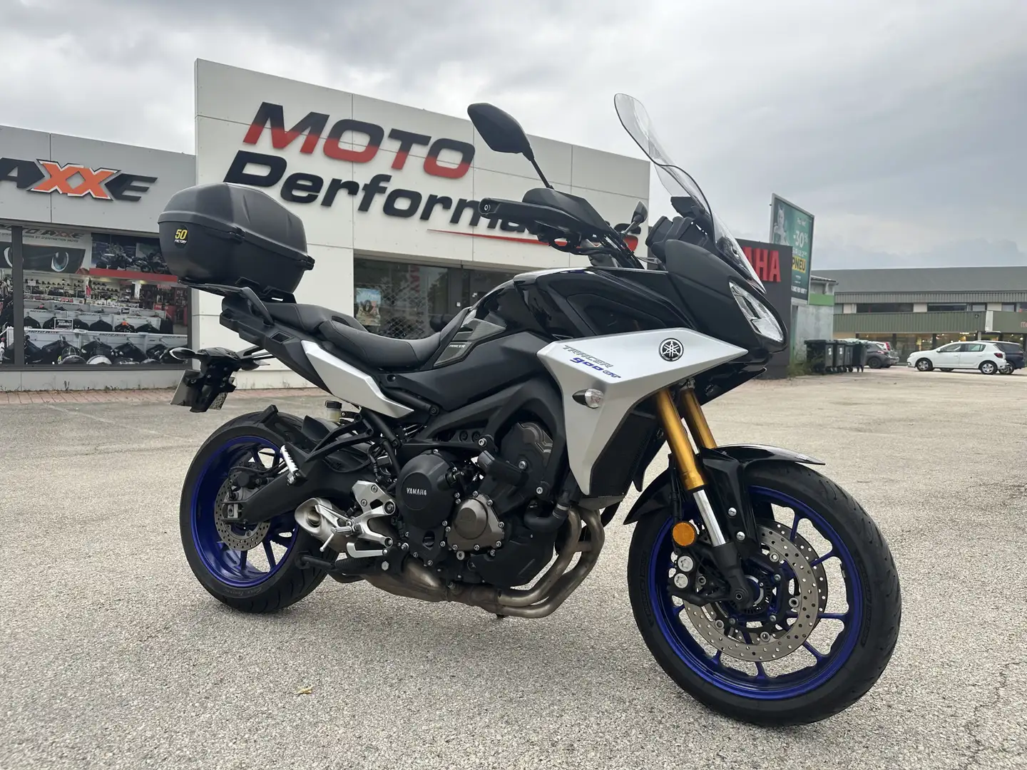 Yamaha Tracer 900 Fekete - 1