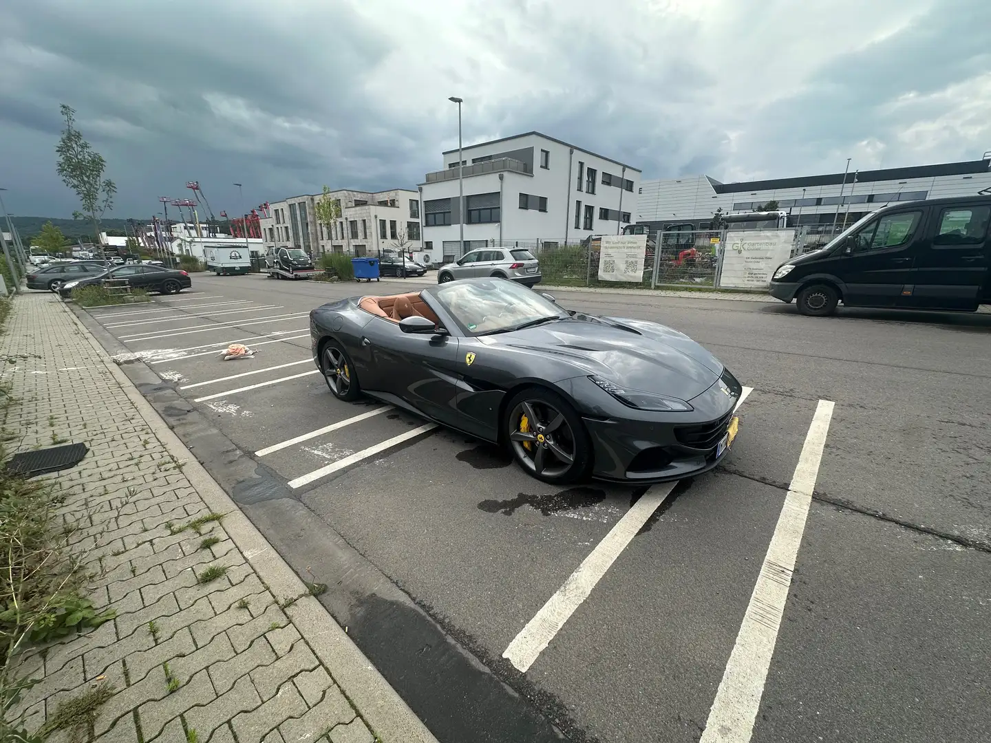 Ferrari Portofino M Сірий - 1
