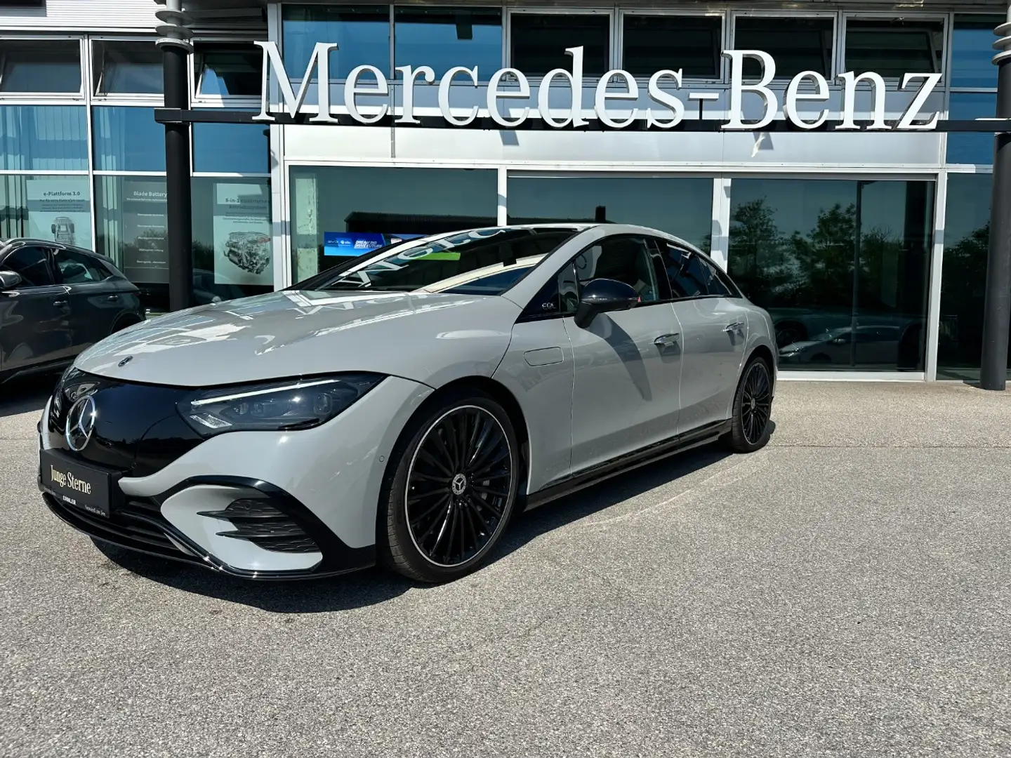 Mercedes-Benz EQE 350 AMG Distronic Head Up Memory Night Grijs - 2