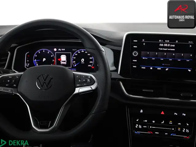 Volkswagen T-Roc view 15