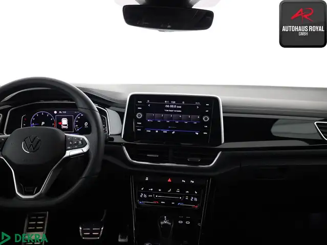 Volkswagen T-Roc view 9