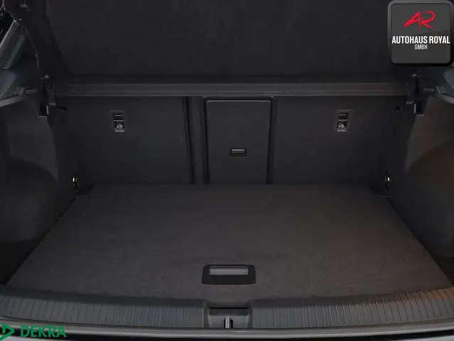 Volkswagen T-Roc view 13