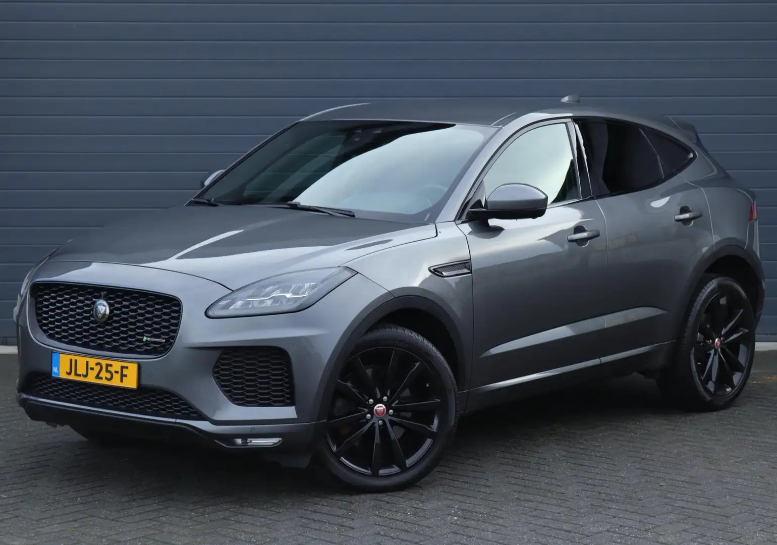 Jaguar E-Pace 2.0 P200 AWD HSE / Carplay / Camera / automaat Grijs - 2