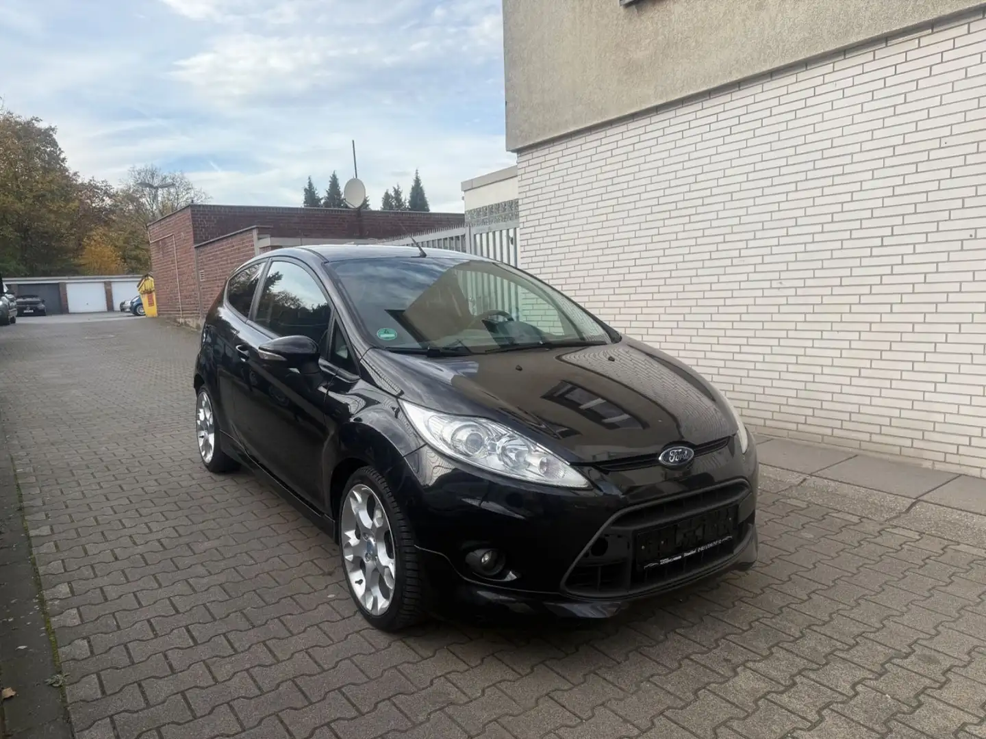Ford Fiesta Sport TÜV NEU*2.HAND *LEDER SITZE Schwarz - 2