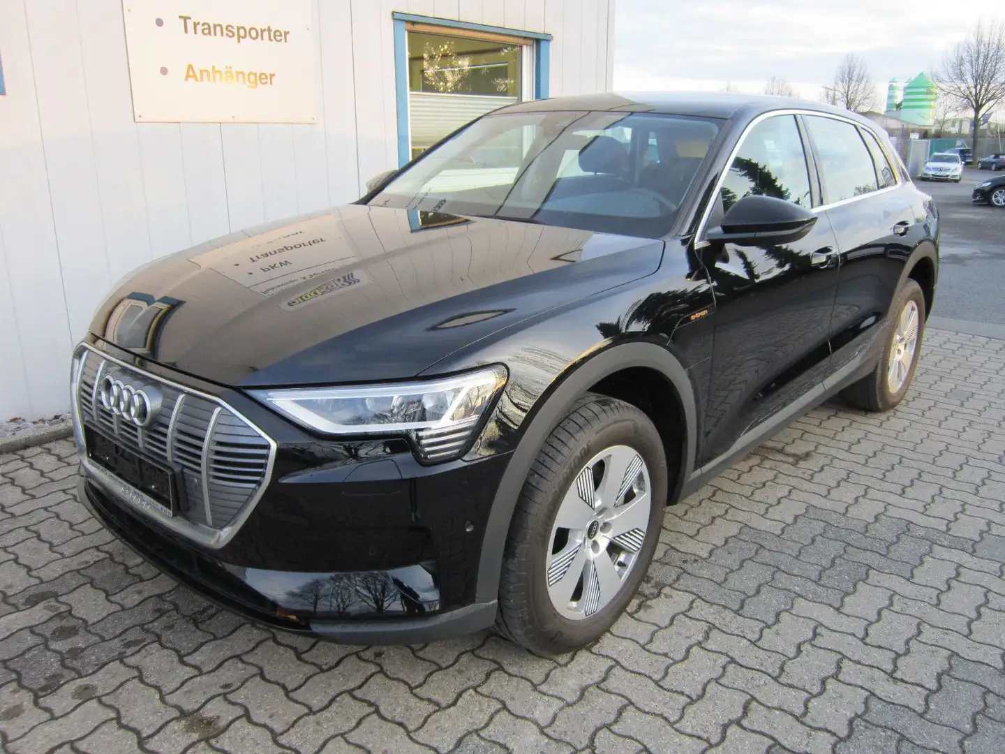 Audi e-tron 50 quattro basis Schwarz - 1