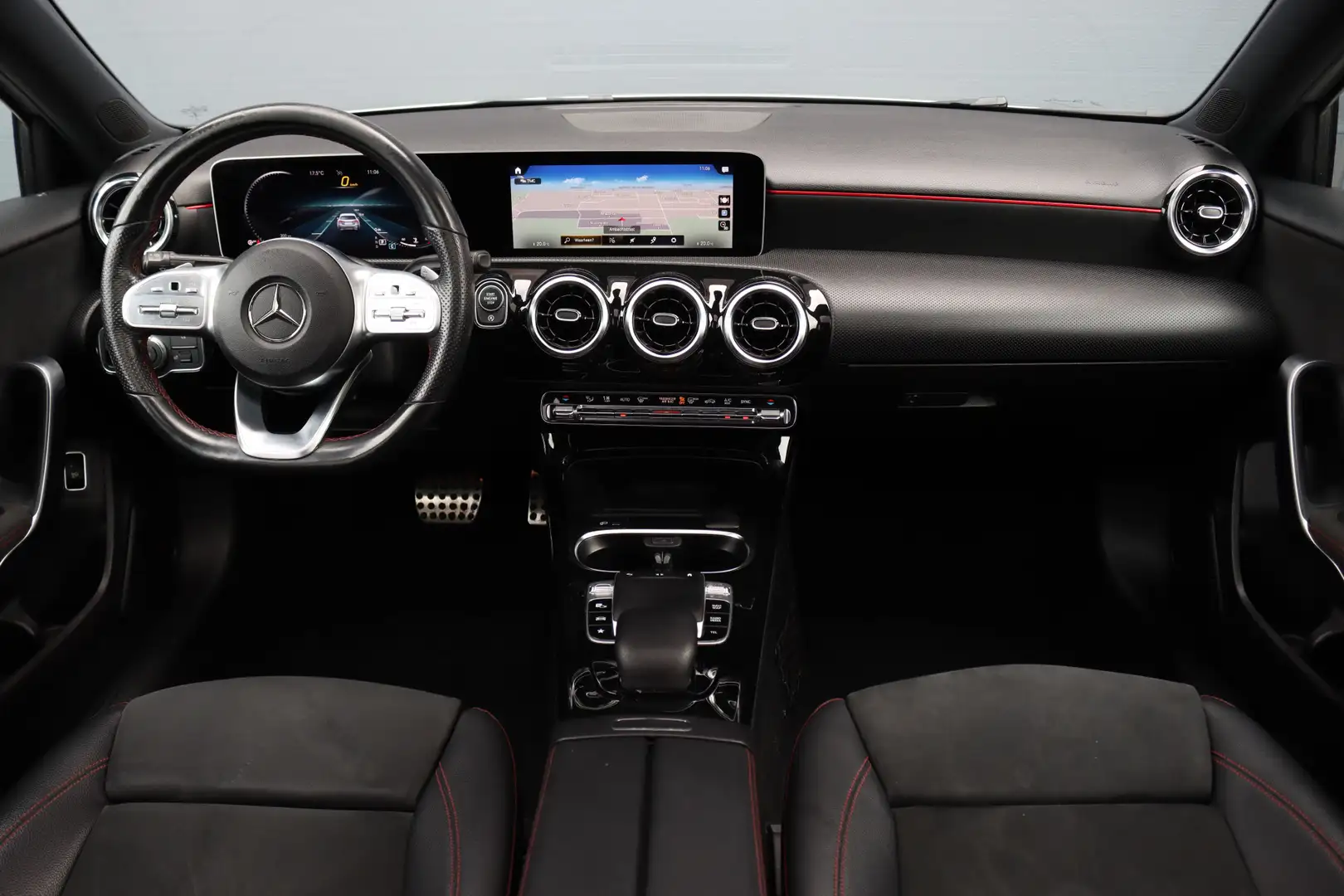 Mercedes-Benz A 200 Business Solution AMG | Panoramadak | Camera | Nig Zilver - 2