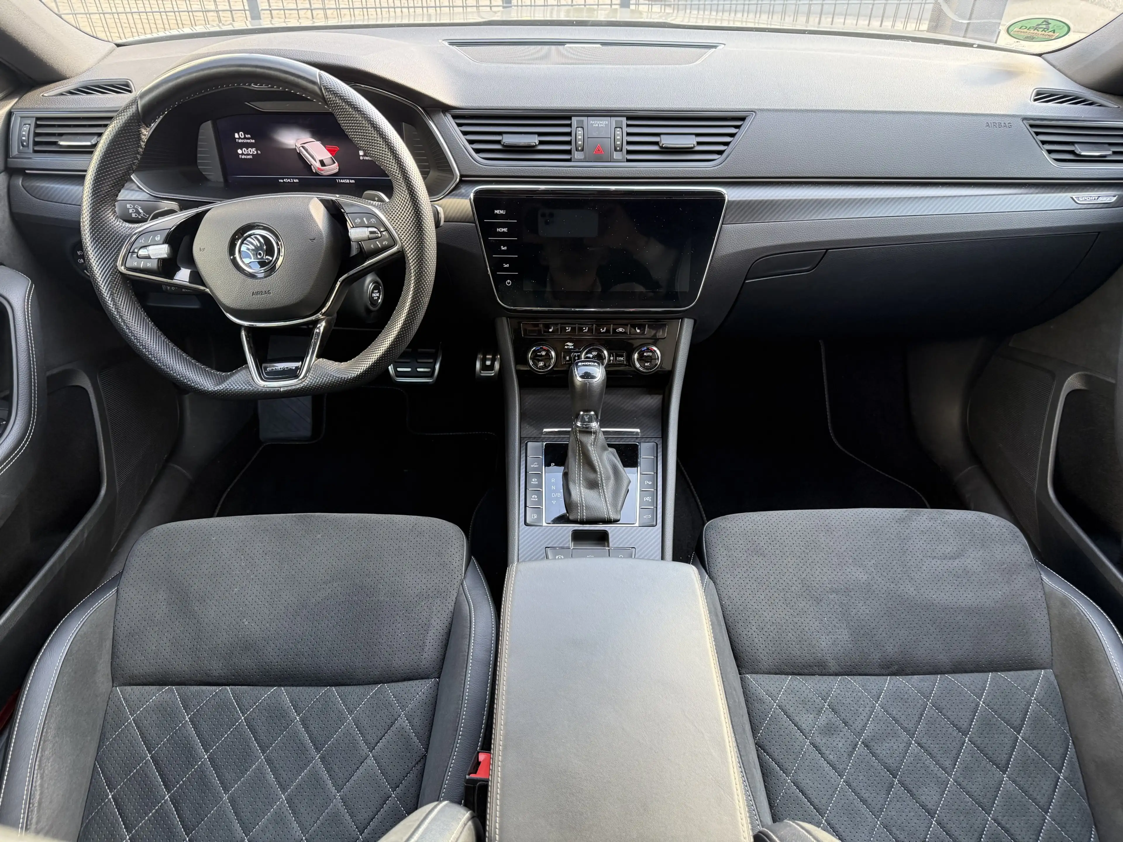 Skoda Superb Sportline iV ACC+360°+MEMO+MATRIX+DCC+AHK — photo 11