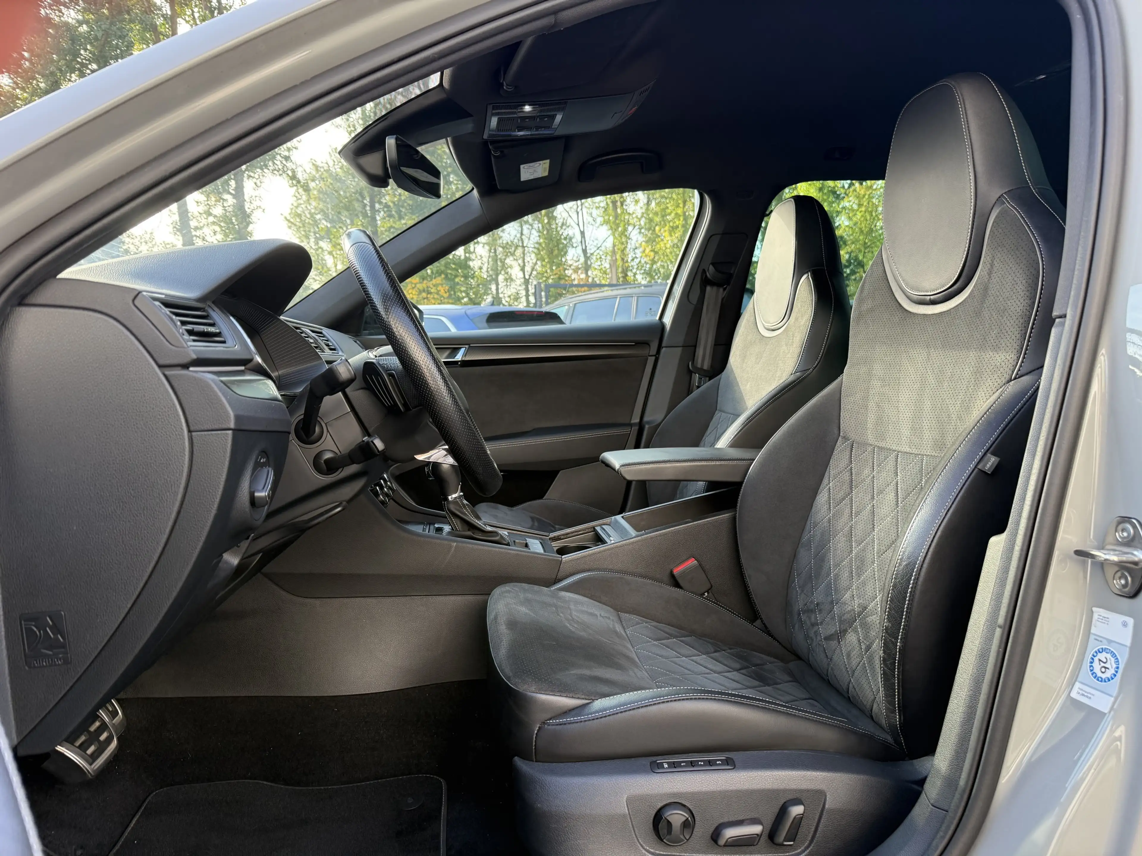 Skoda Superb Sportline iV ACC+360°+MEMO+MATRIX+DCC+AHK — photo 8