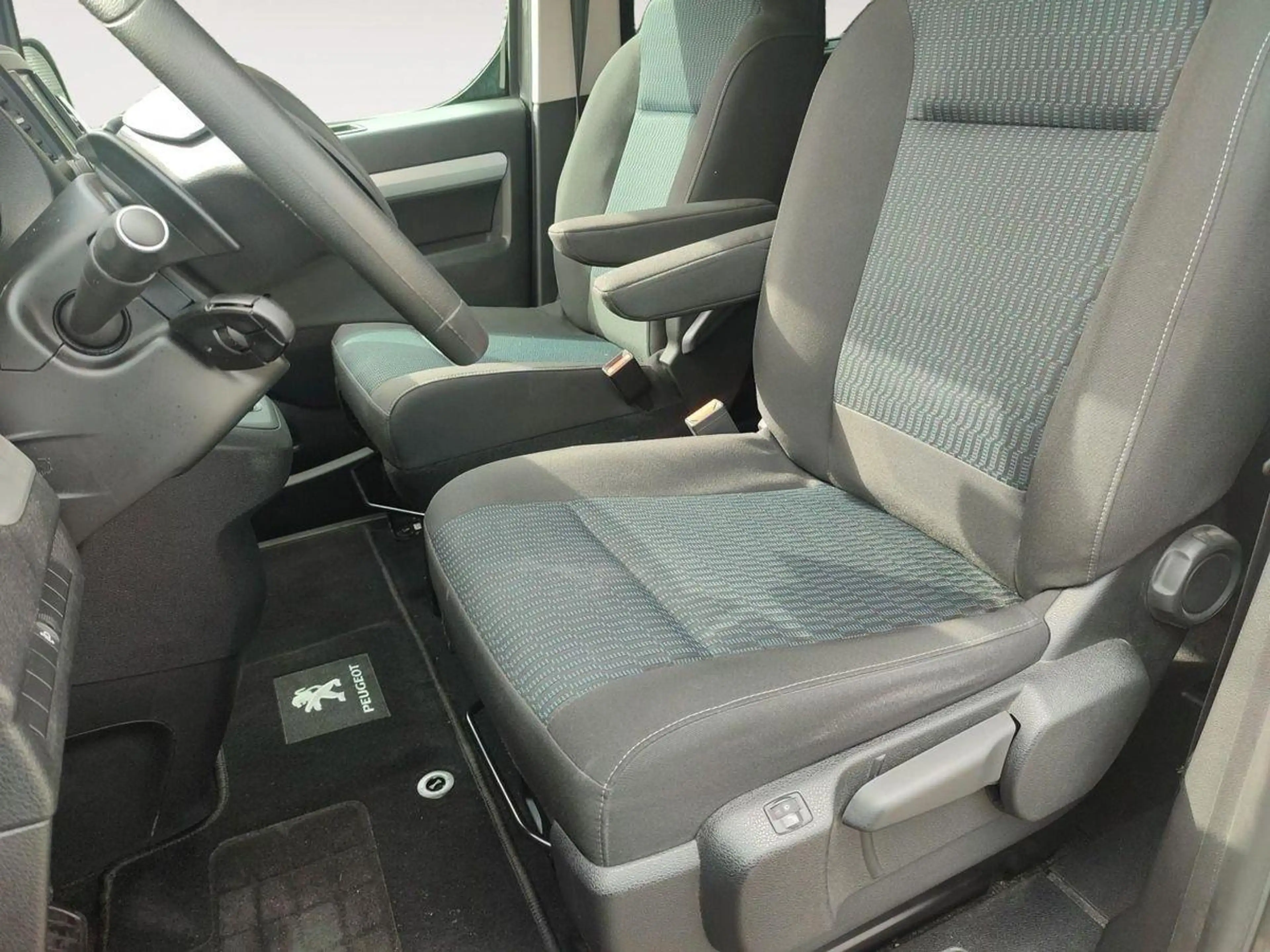 Peugeot Traveller Active L2 *NAVI*KAMERA*SITZHEIZUNG*LED* — photo 6