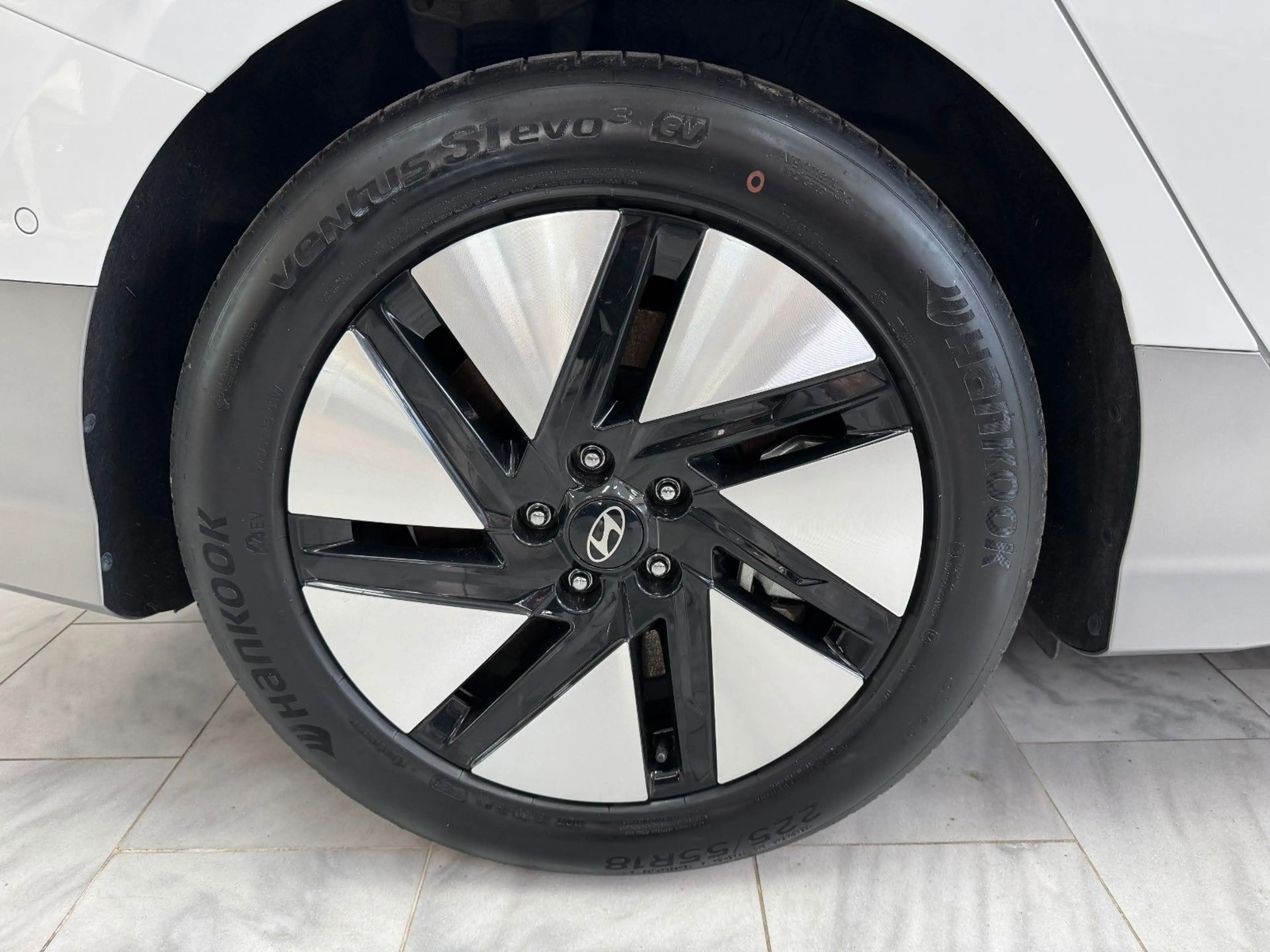 Hyundai IONIQ 6 Techniq Park-Paket 100% SOH — photo 9