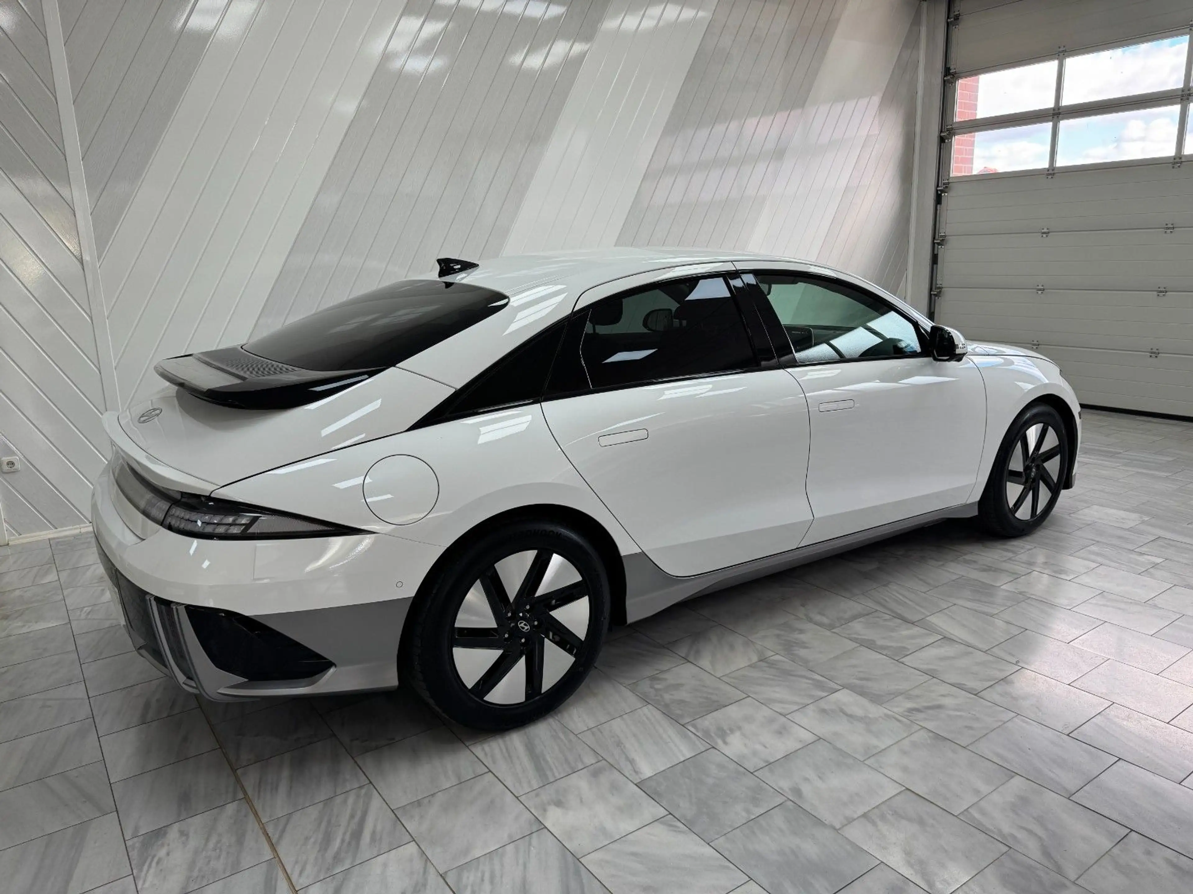 Hyundai IONIQ 6 Techniq Park-Paket 100% SOH — photo 13