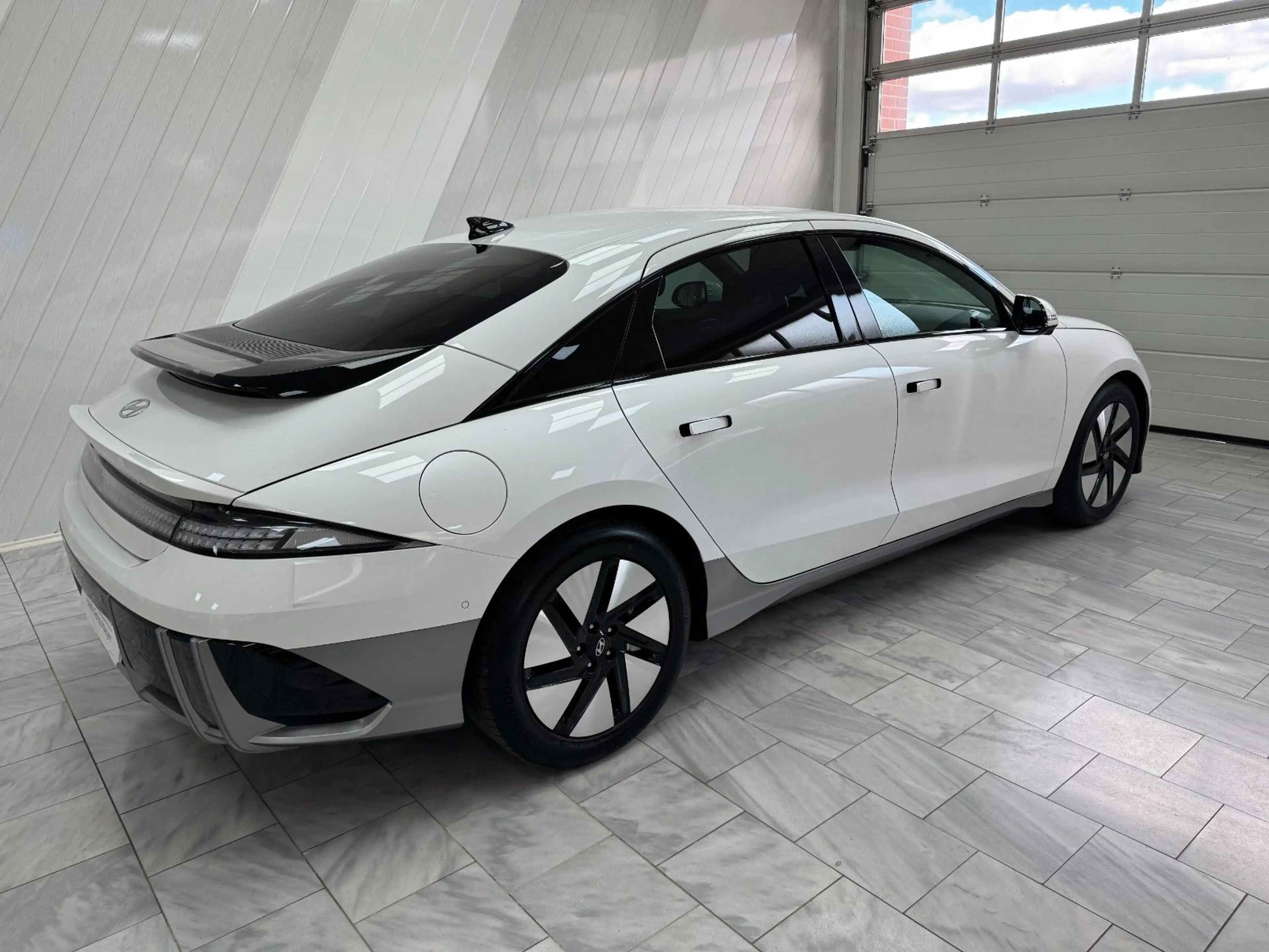 Hyundai IONIQ 6 Techniq Park-Paket 100% SOH — photo 7