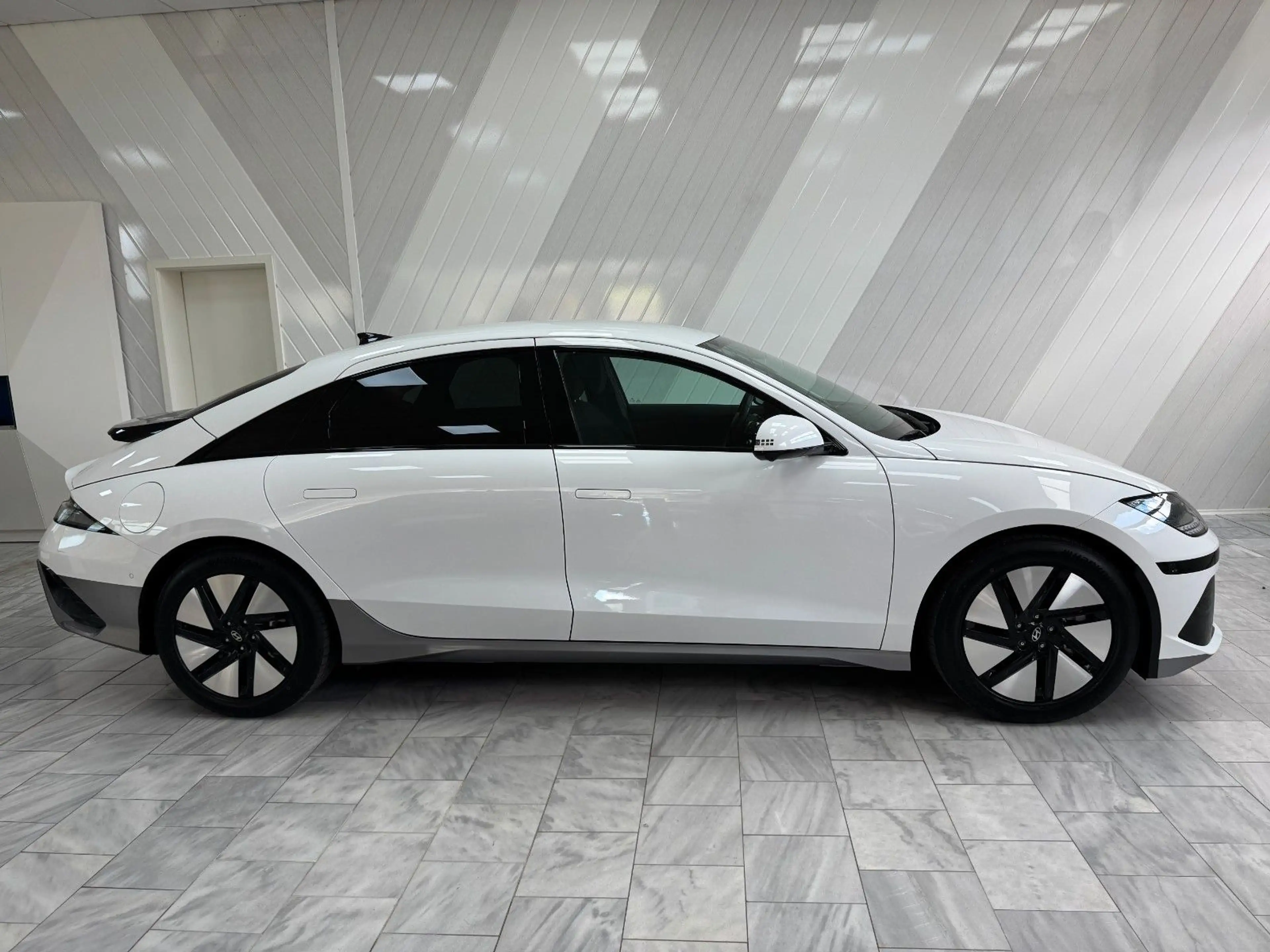 Hyundai IONIQ 6 Techniq Park-Paket 100% SOH