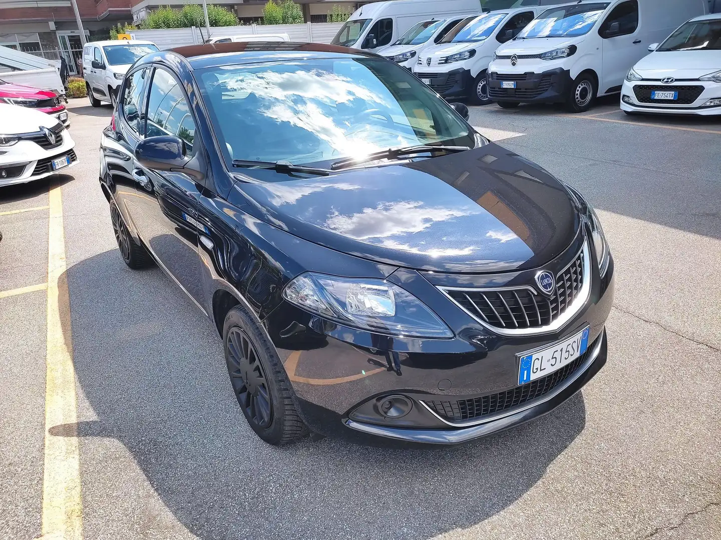 Lancia Ypsilon 1.0 FireFly 5 porte S&S Hybrid Silver Noir - 1