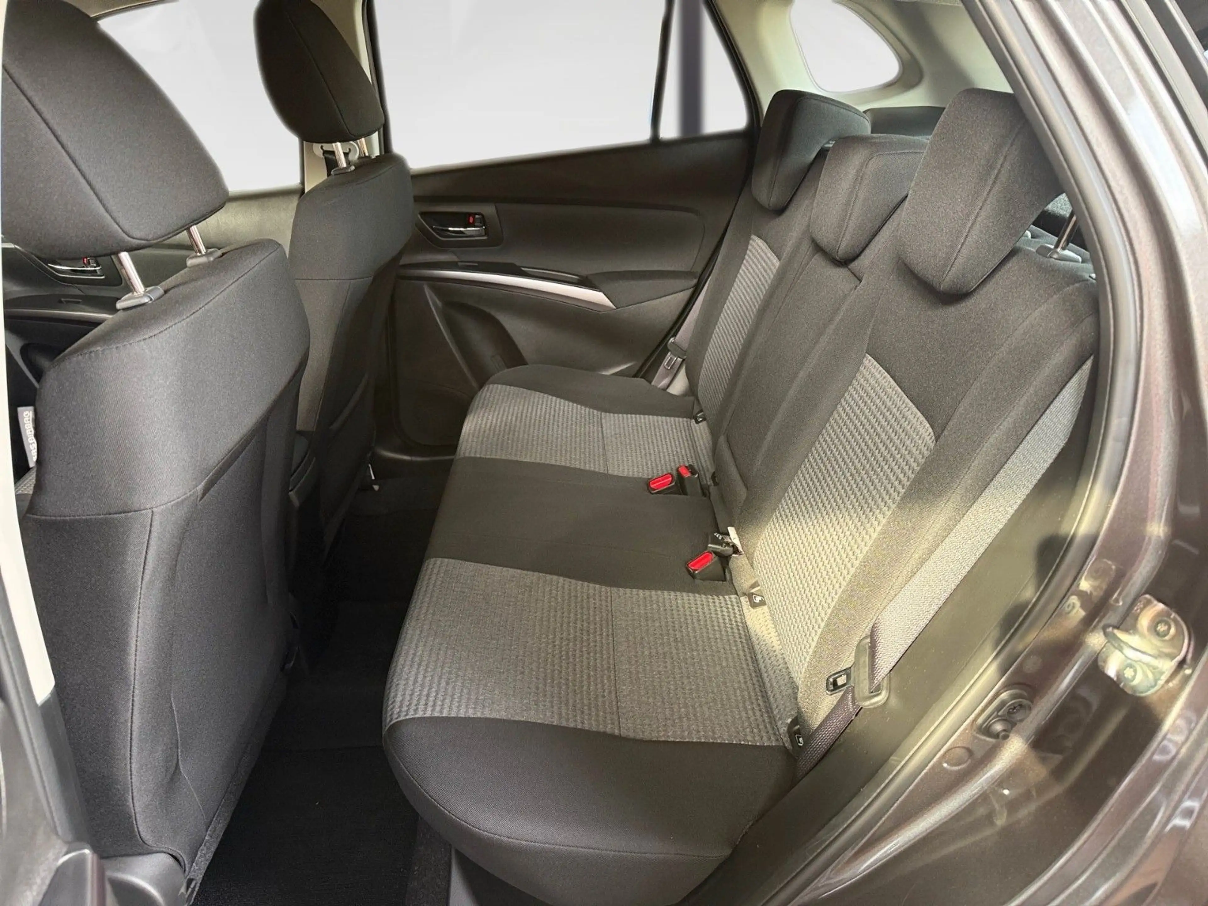 Suzuki SX4 S-Cross S-Cross 1.4l 4x4 bis zu 8 Jahre Garantie — photo 11