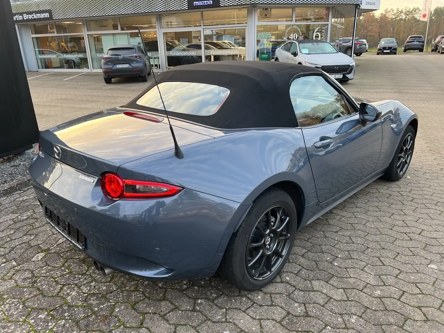 Mazda MX-5 SKYACTIV-G 1.5 6GS AL-EDITION100 Grau - 2