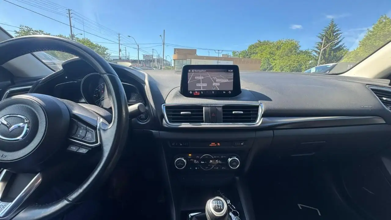 Mazda 3 снимка Mazda 3