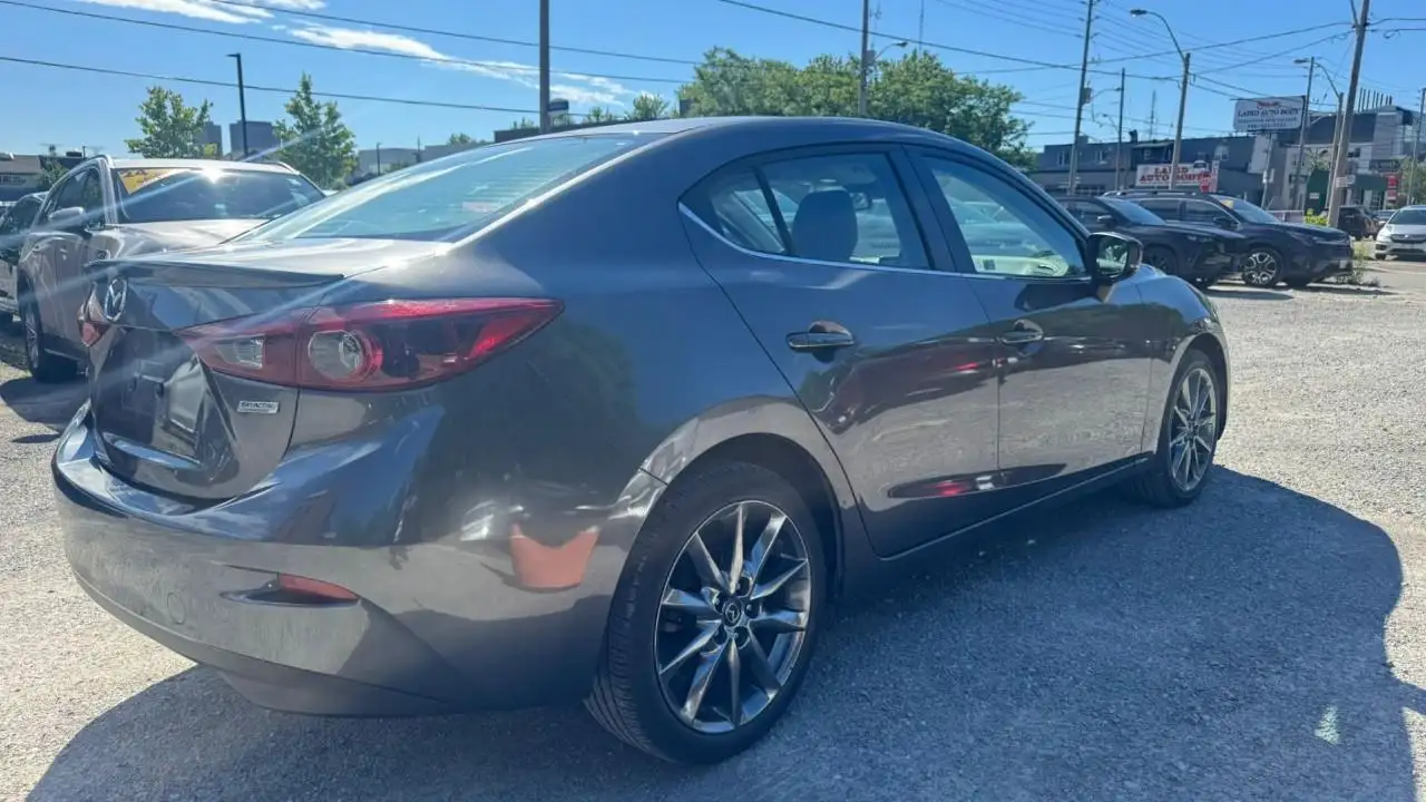 Mazda 3 снимка Mazda 3