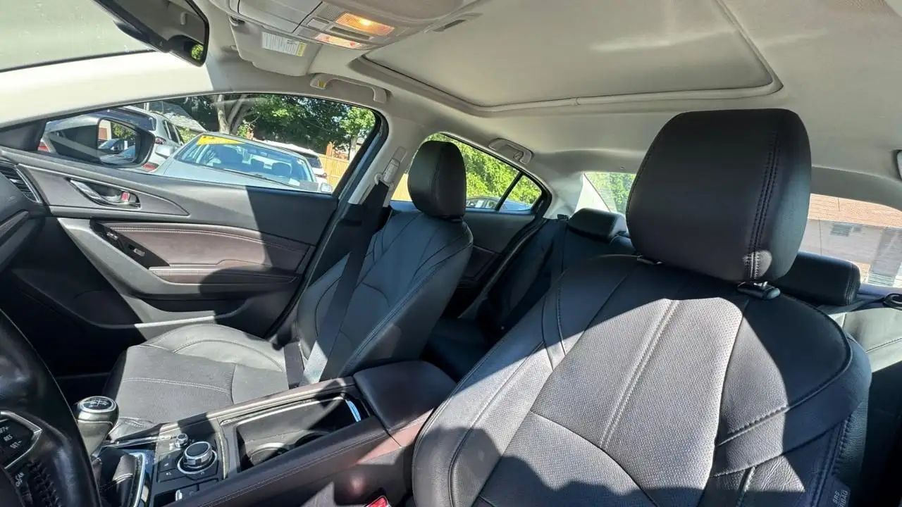 Mazda 3 снимка Mazda 3